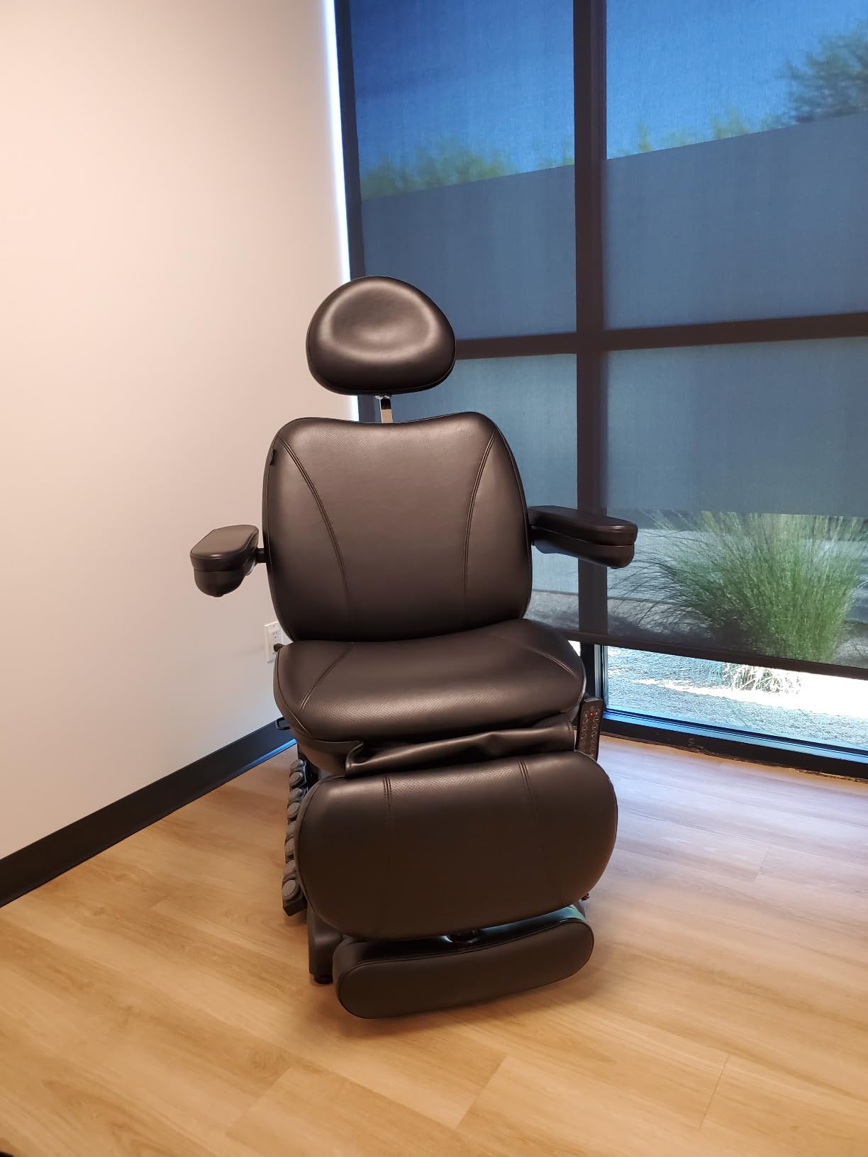 Dir Full Electrical 4 Motor Facial Beauty Bed - Doctor, Tattoo, Medical Podiatry Chair - Spa Aesthetic Chair with Thermal Heated Seats Apollo, Black customer photo 2