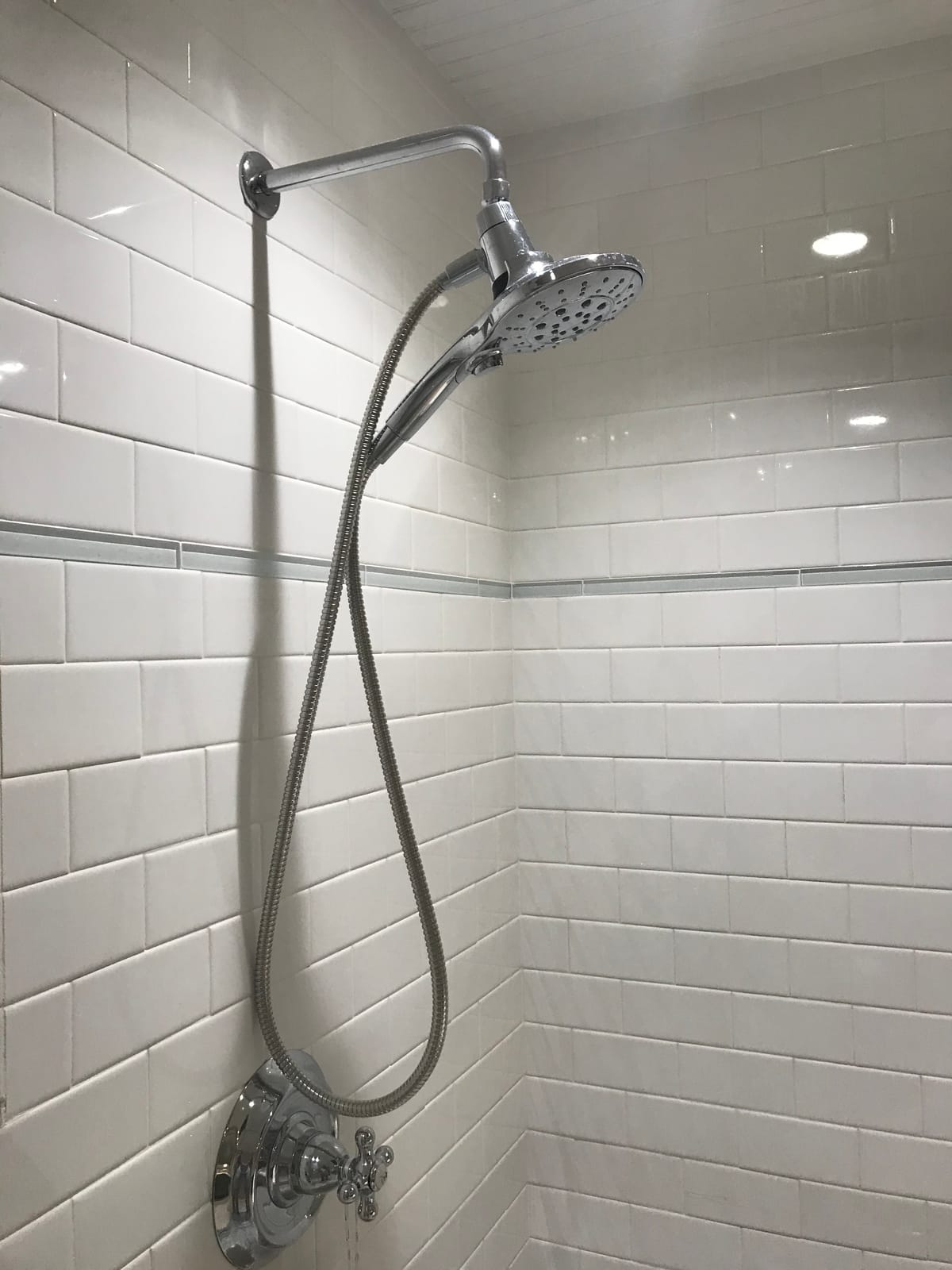 Moen Engage Magnetix Six-Function 5.5-Inch Handheld Showerhead with Magnetic Docking System, Oil Rubbed Bronze, 3662EPORB customer photo 2