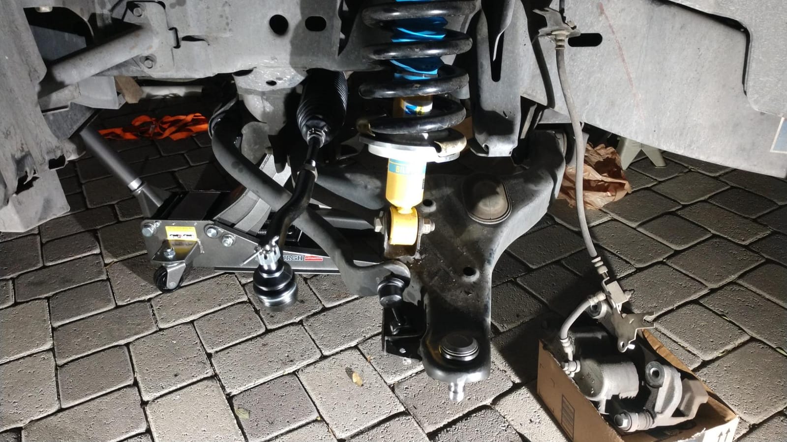 Detroit Axle - Front 6pc Suspension Kit for 2010-2022 Ford F-250 | F-350 Super Duty 2011-2018 F-450 Super Duty, 2 Sway Bar Links, 4 Upper & Lower Ball Joints customer photo 1
