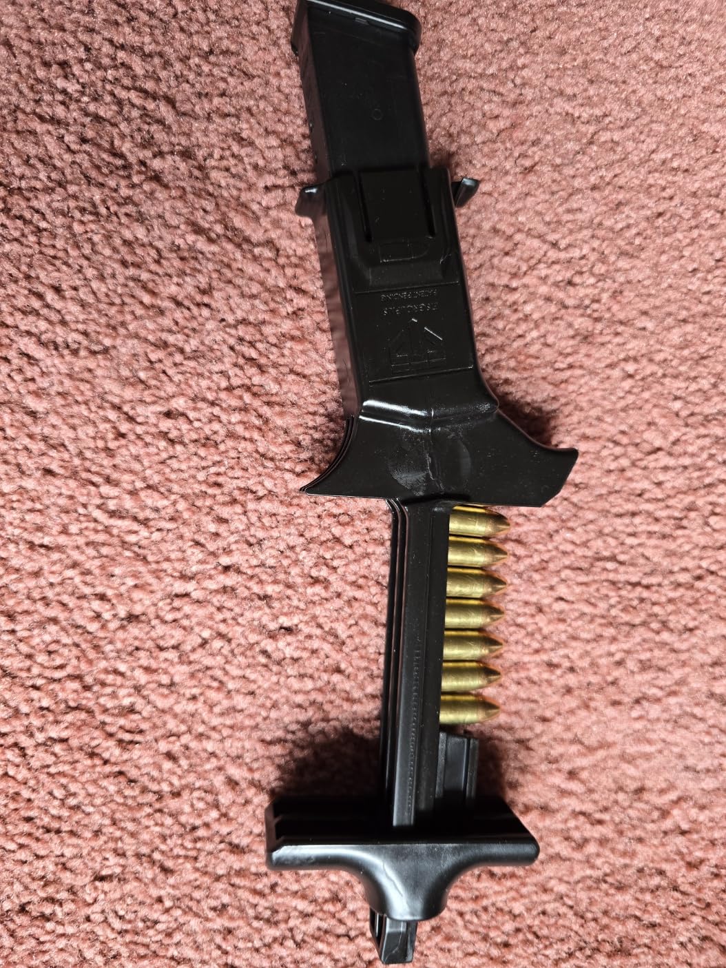 SPEED BEEZ® Magazine Loader Compatible with 9mm Glock® Mags | 17, 18, 19, 19X, 26, 34, 45, 47 customer photo 1