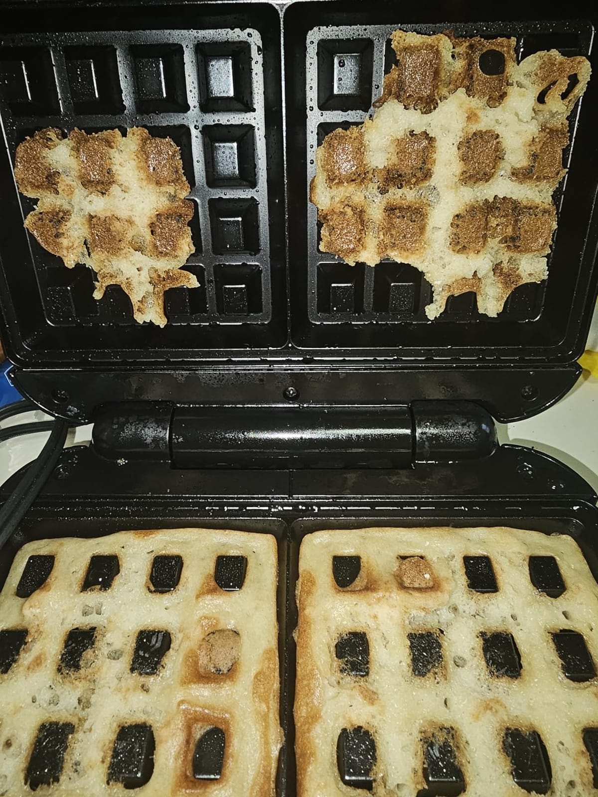 BLACK+DECKER 3-in-1 Waffle Maker, Grill & Sandwich Press | Interchangeable waffle, grill and sandwich plates with nonstick surface and compact storage. customer photo 1