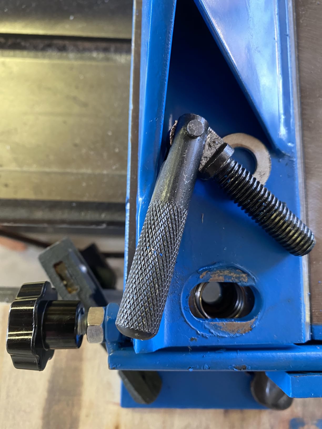 KF5002 Steel Bending Brake Sheet Metal Bender Metal Folder 28 Inch (730mm) 18 Ga (1.2mm) Capacity customer photo 2