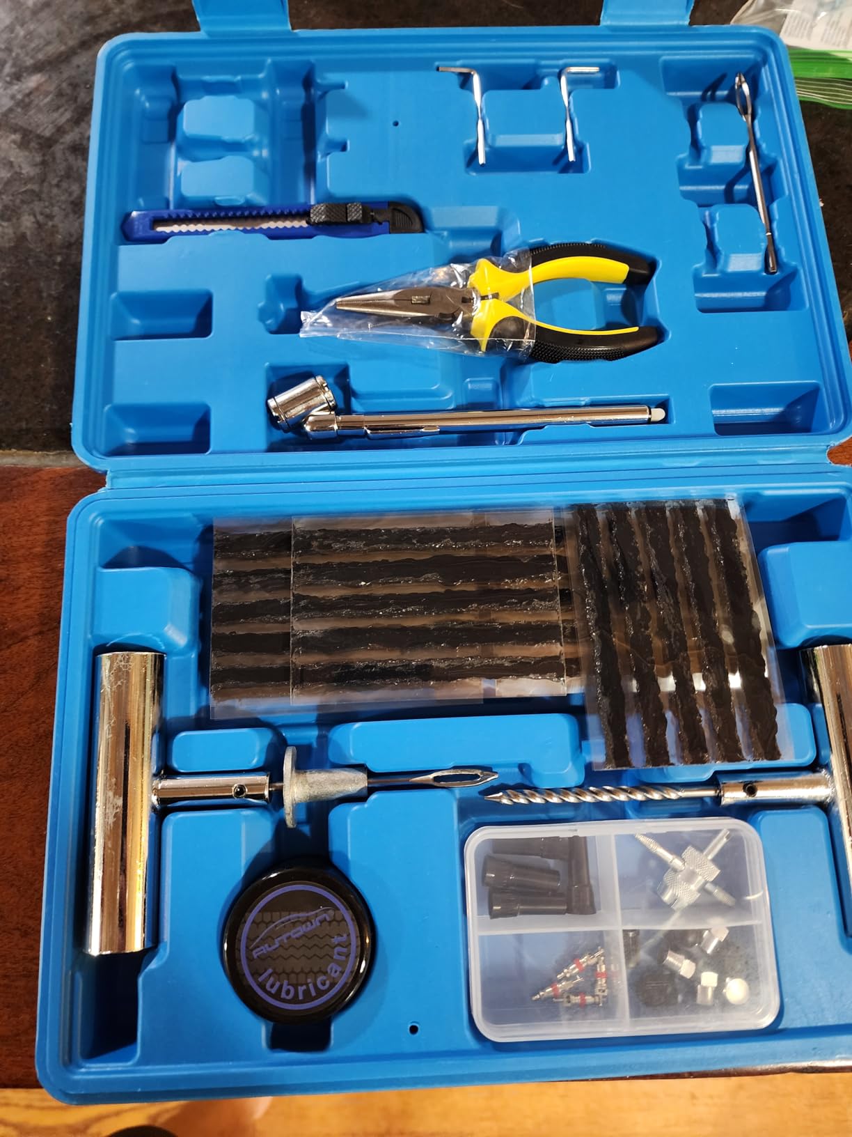 AUTOWN Flat Tire Repair Kit 68pcs, Heavy Duty Tire Plug Kit to Fix Puncture | Universal Tire Plug Patch Tool Set with Case for Car, Truck, Motorcycle, ATV, RV, SUV, Tractor, Trailer Emergency Repair customer photo 2