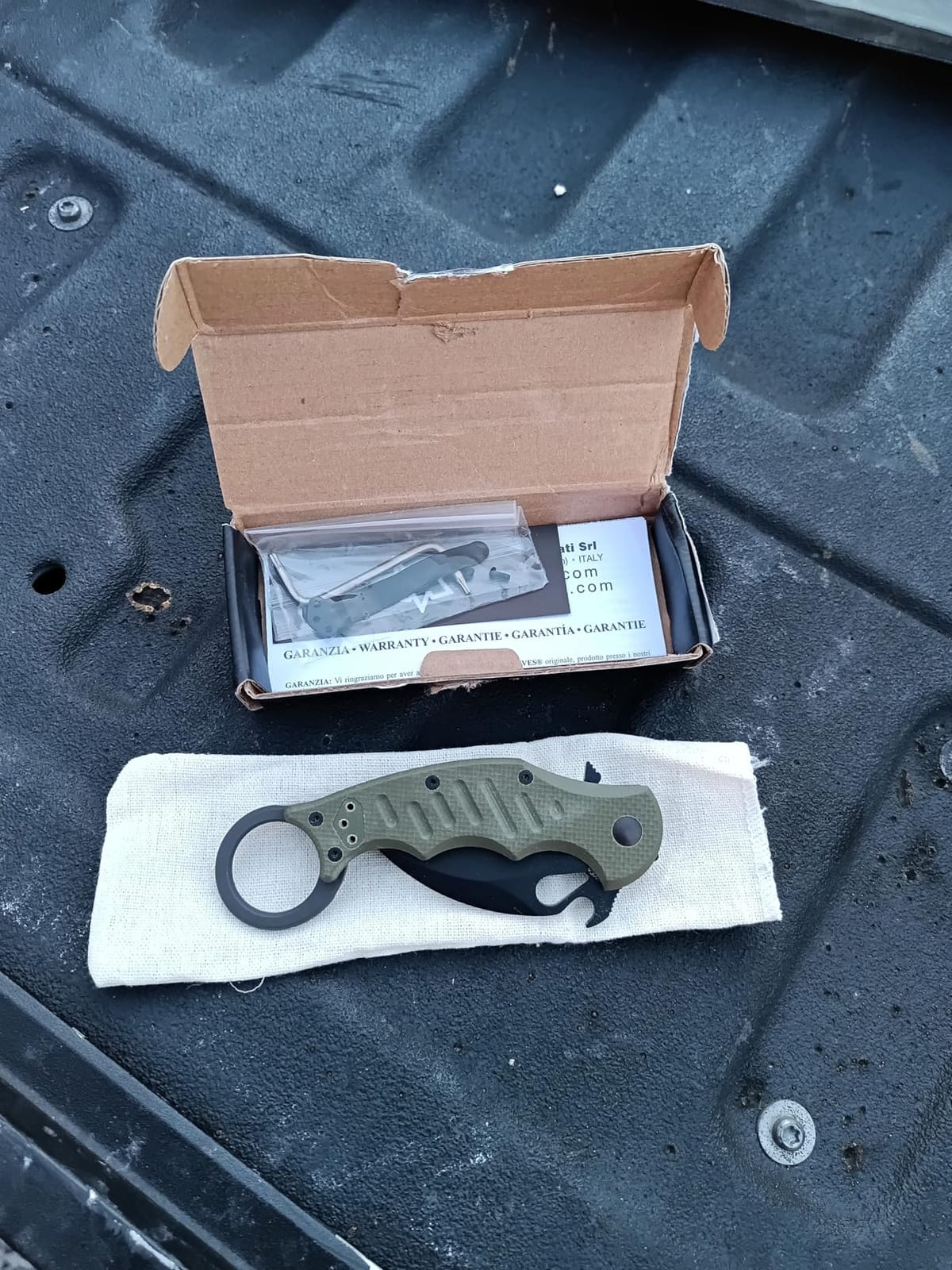 Fox Knives FX-599 G10 Black Emerson Wave Folding Karambit Knife, Hawkbill customer photo 1