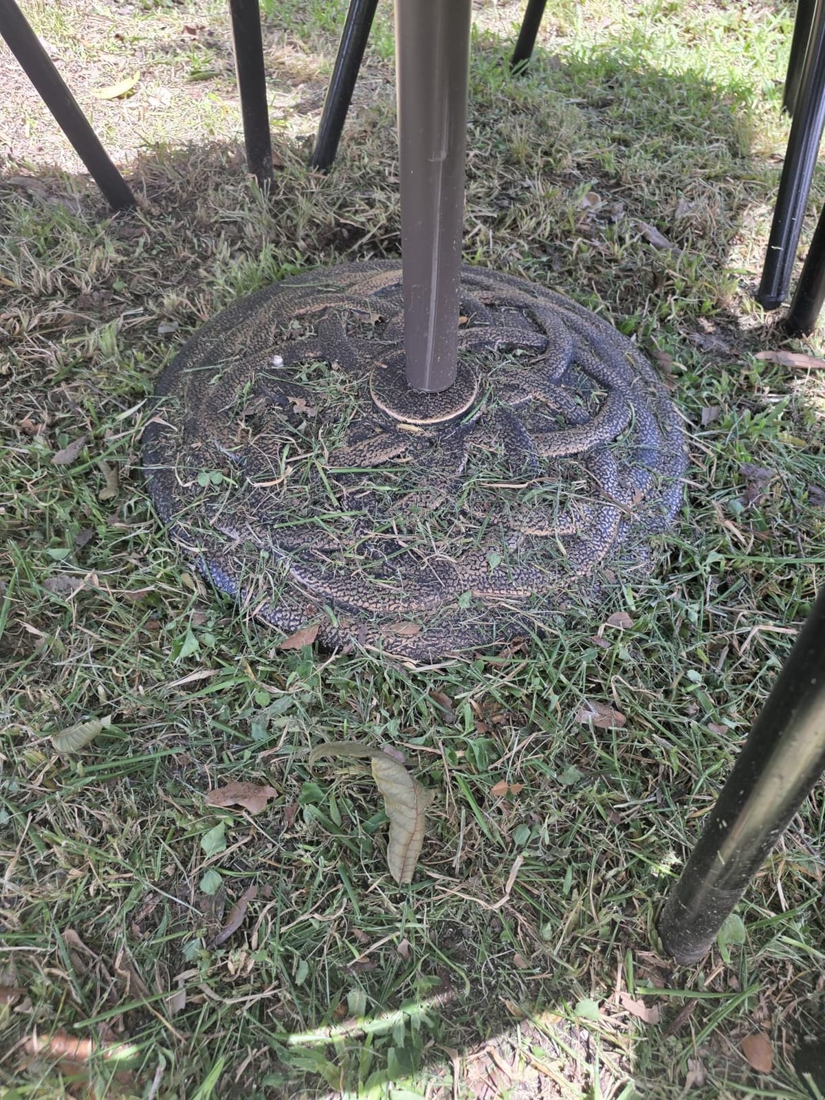 Backyard Expressions 21 Pound Umbrella Base, Bronze customer photo 1