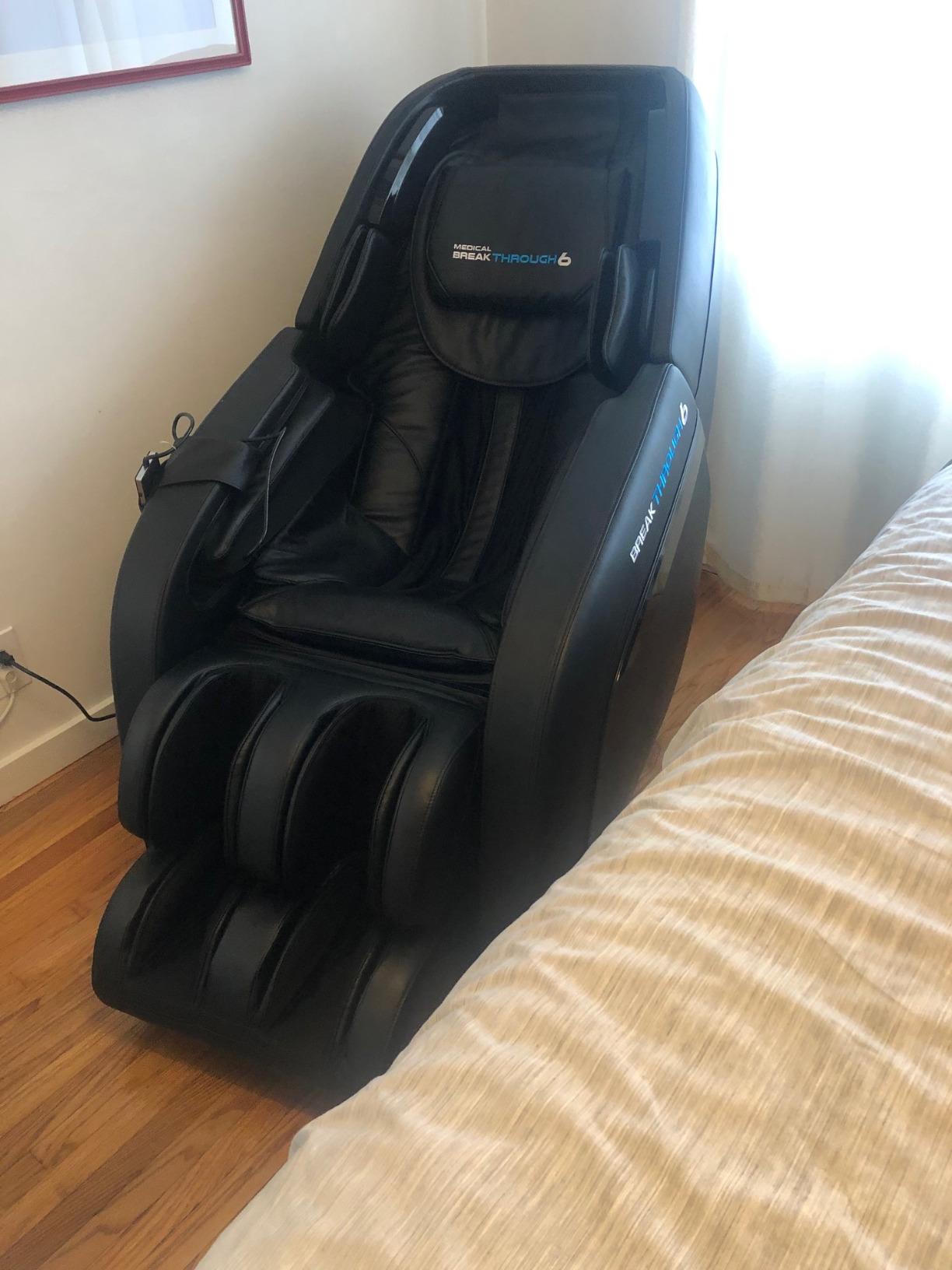 6 v4 Recliner 3D Massage Chair | Zero Gravity with Heating | Deep Tissue Shiatsu Full Body Massager | Yoga Stretch | Pain Relief | Full Foot Massager | Perfect Luxury Gift (Black) customer photo 1