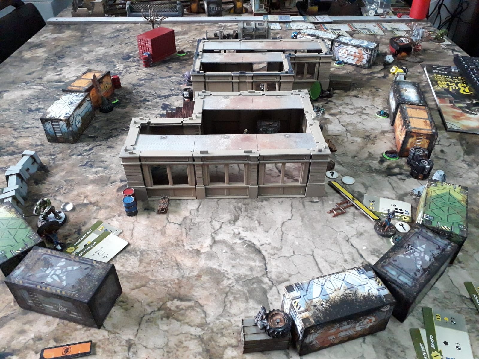 Modiphius Fallout: Wasteland Warfare - 2 Player Starter Strategy Board Game | Miniatures Combat Set with 32mm Resin Figures, Solo AI Deck and Post-Apocalyptic Skirmish Scenery for Ages 14+ customer photo 2