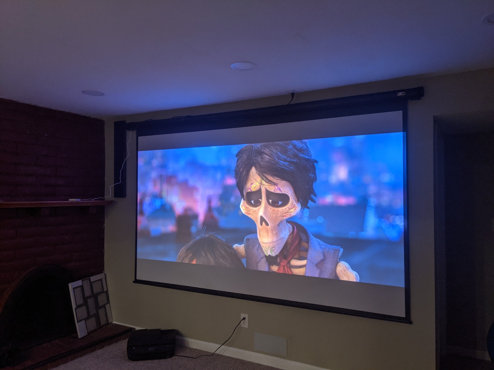 Sony Home Theater Projector VPL-VW295ES: Full 4K HDR Video Projector for TV, Movies and Gaming - Home Cinema Projector with 1,500 Lumens for Brightness and 3 SXRD Imagers for Crisp, Rich Color customer photo 1