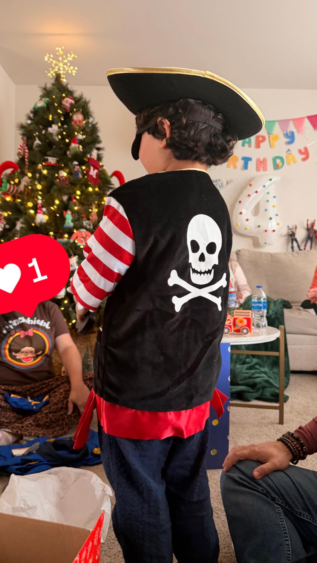 Melissa & Doug 96023 Pirate Role Play Costume Set, Toddler customer photo 1