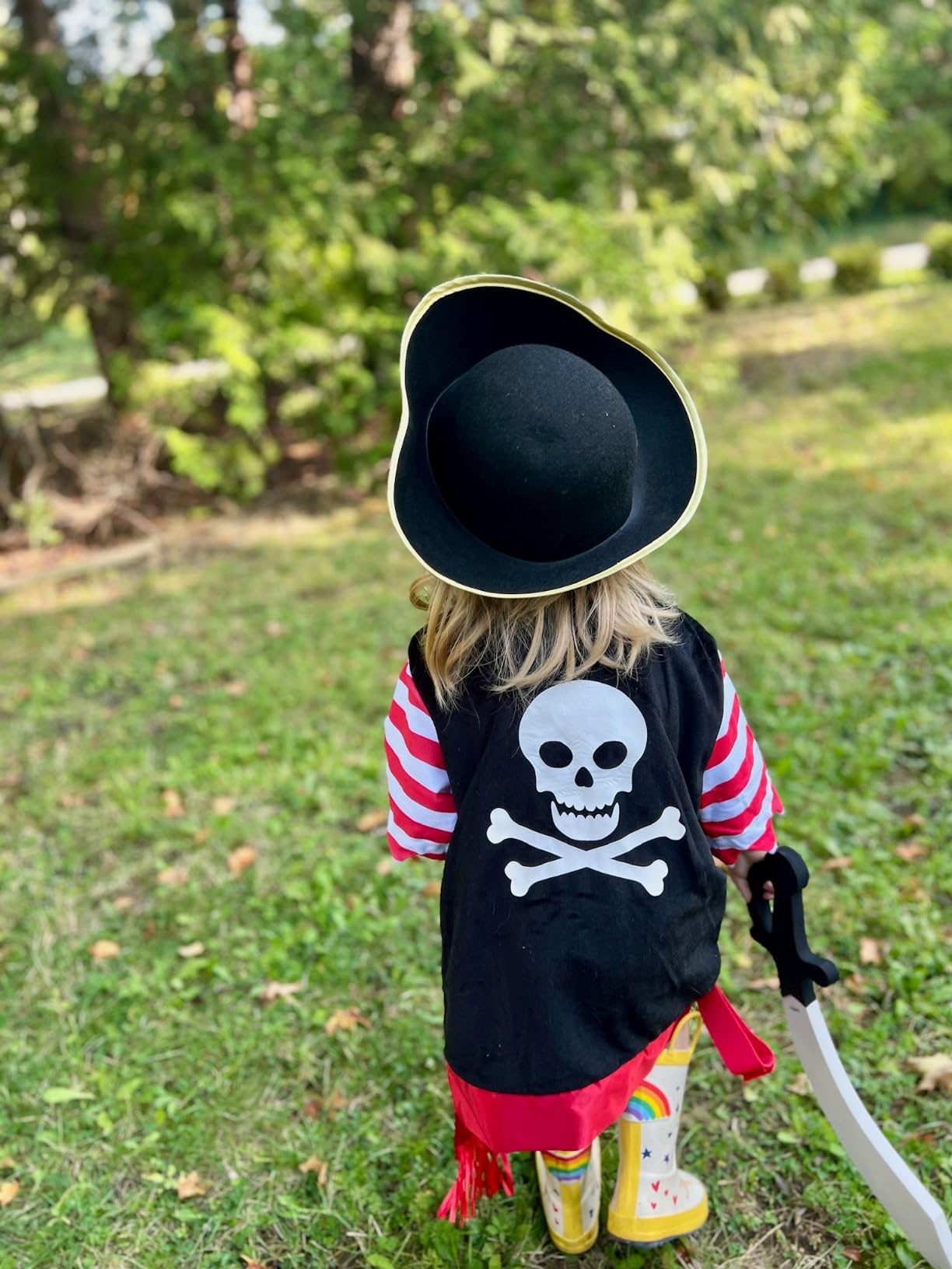 Melissa & Doug 96023 Pirate Role Play Costume Set, Toddler customer photo 2