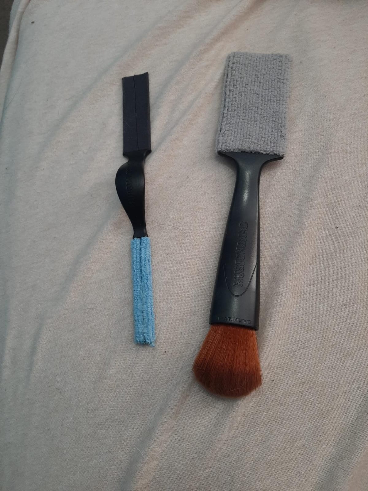 MusicNomad Nomad Guitar Cleaning Tool Set (MN204) | Includes the Nomad Tool and Nomad Slim to Clean Strings, Body, Hardware, Pickups and Hard-to-Reach Areas customer photo 1