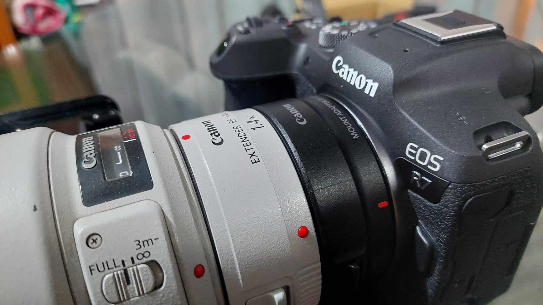 Canon Mount Adapter EF-EOS R, Black | Allows EF/EF-S Lens Compatibility with the EOS R Camera Exterior customer photo 1