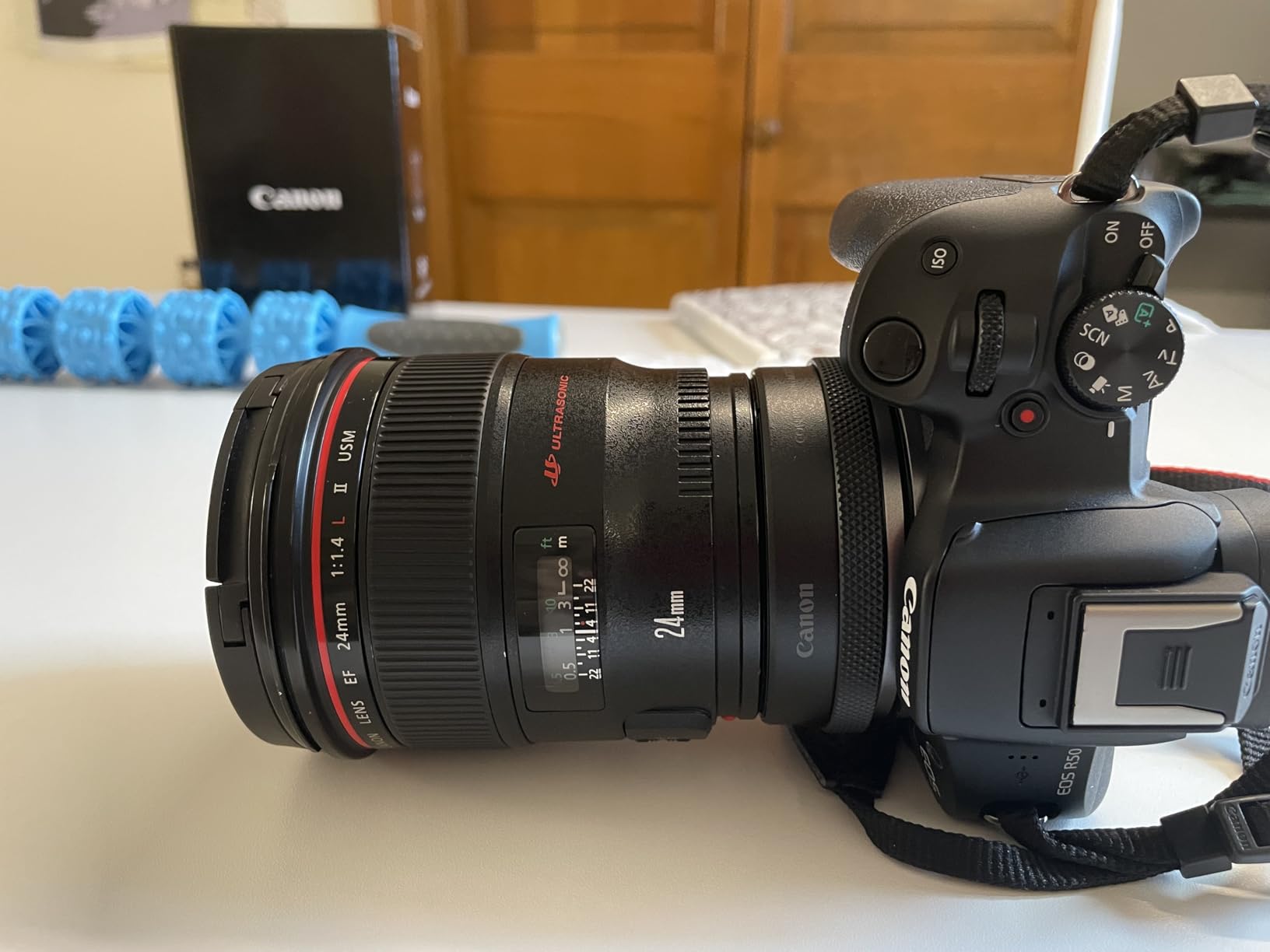Canon Mount Adapter EF-EOS R, Compatible with EOS RP, EOS R, EOS R6, EOS R5 | Use Ef and Ef-S Lenses on Eos R Cameras, Built-in Control Ring, Dust- and Water-Resistant, Metal Mounts, ~130 G customer photo 1