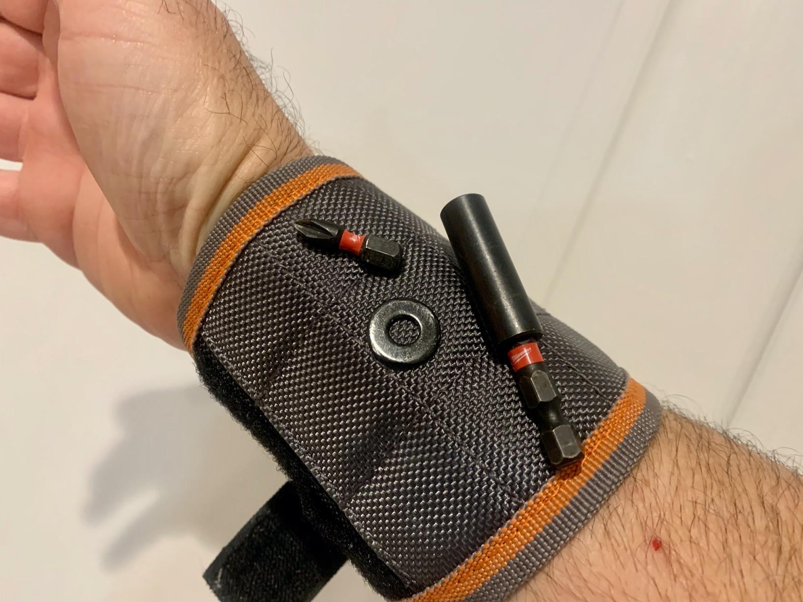 Klein Tools 55895 Magnetic Wristband, Tradesman Pro Tool Wristband Holds Wire Connectors, Screws, Nails, Drill Bits, With Breathable Mesh customer photo 2