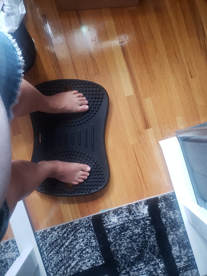 FEZIBO Standing Desk Mat Balance Board, Anti Fatigue Mat Standing Desk Office, Wobble Board with Ergonomic Design, Obsidian Black customer photo 1