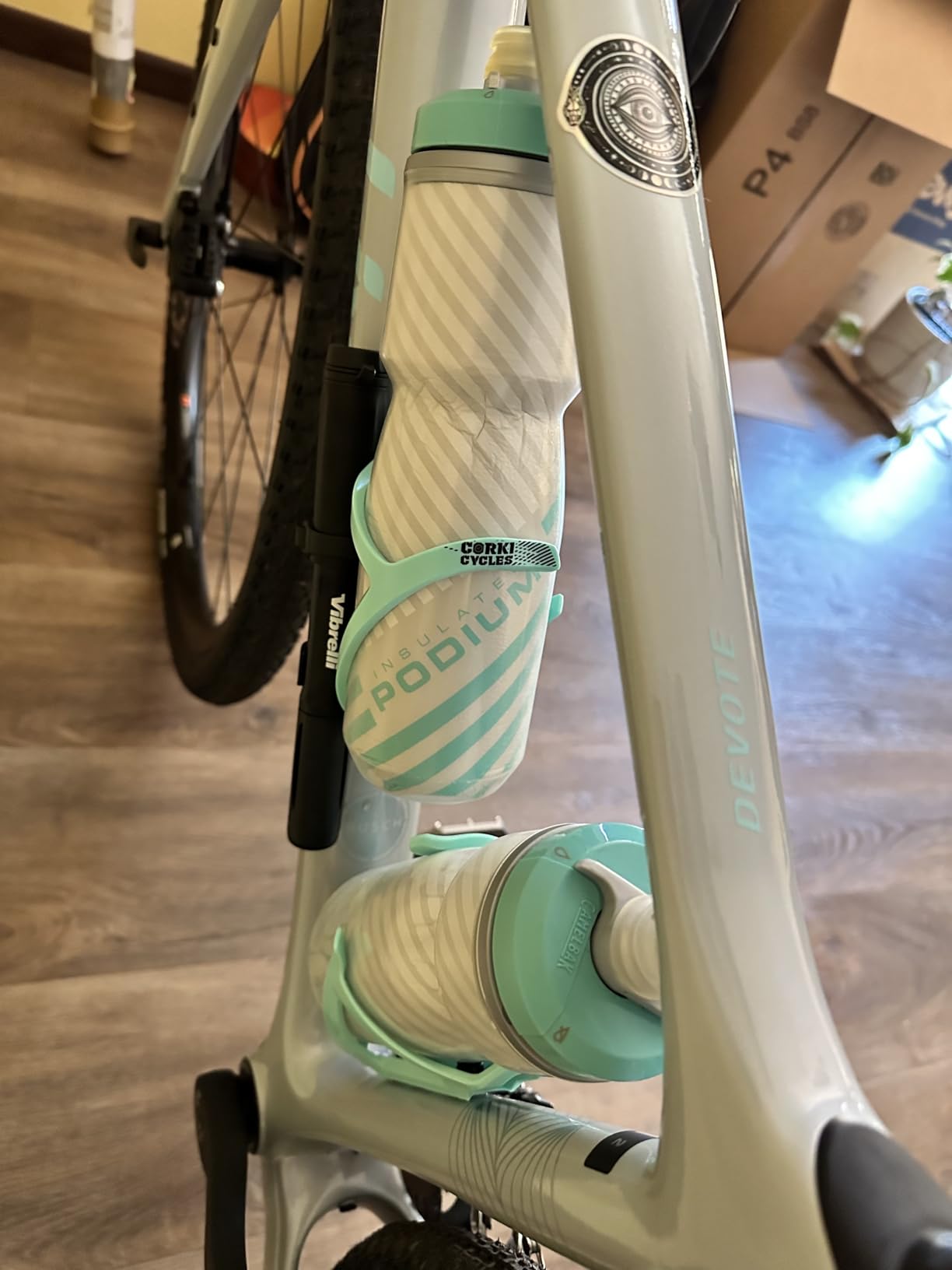 CamelBak Podium Chill Water Bottle 21oz, White/Black | Easy Squeeze Design, Double Wall Insulation, High Flow Self Sealing Cap, Secure Bike Cage Fit, Durable Cycling Bottle customer photo 1