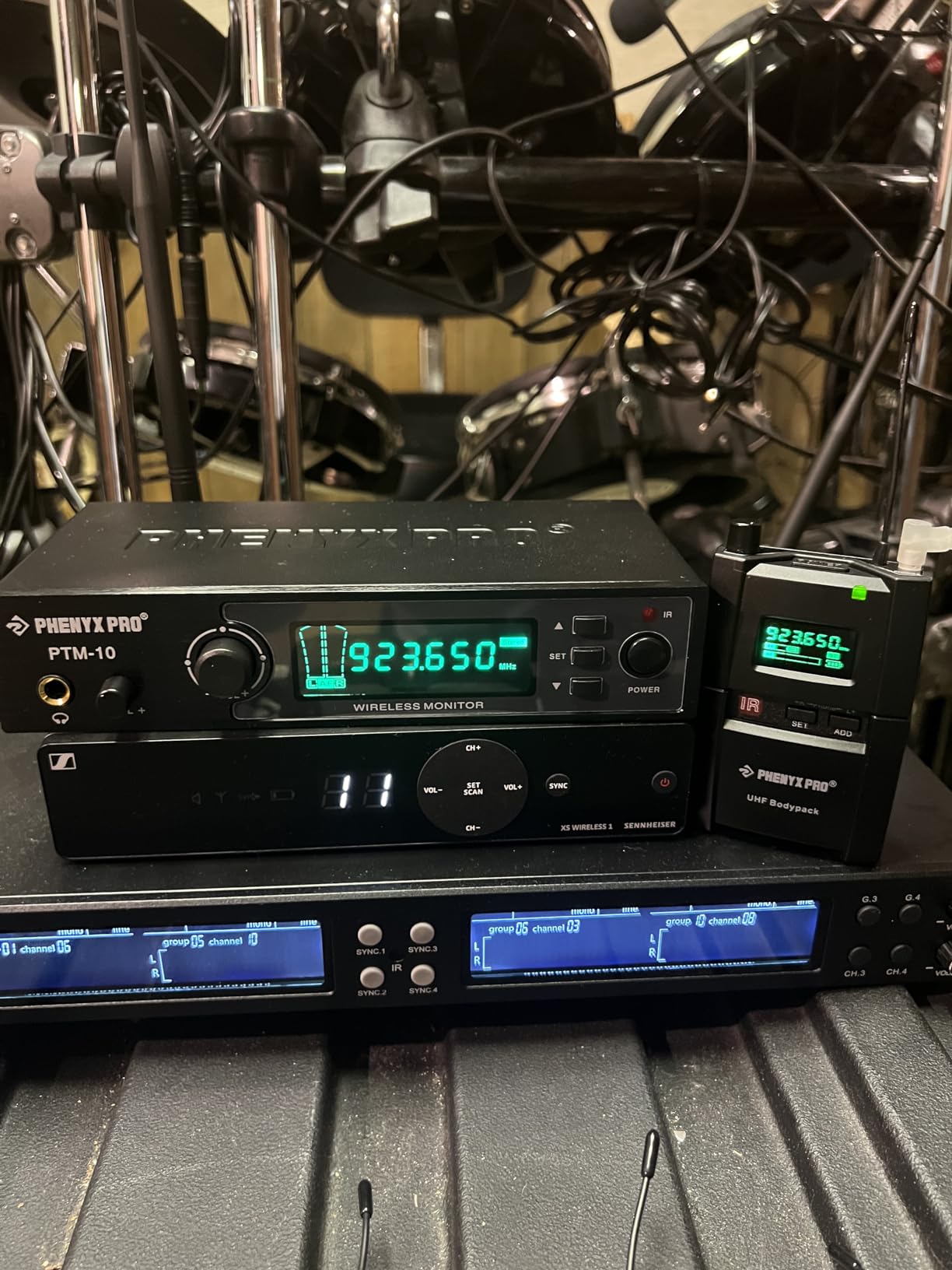 Phenyx Pro UHF Stereo Wireless in Ear Monitor System PTM-10, 900MHz Band Selectable Frequency, Rack Mountable, 160 ft. Operation, Suitable for Stage, Studio, Exhibit, Lecture, Speech customer photo 1