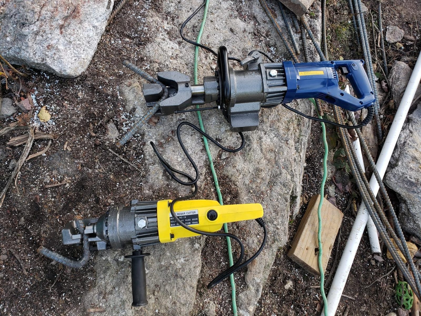 Happybuy Electric Hydraulic Rebar Bender 900W Portable, Bending up to 5/8 Inch #5 customer photo 1