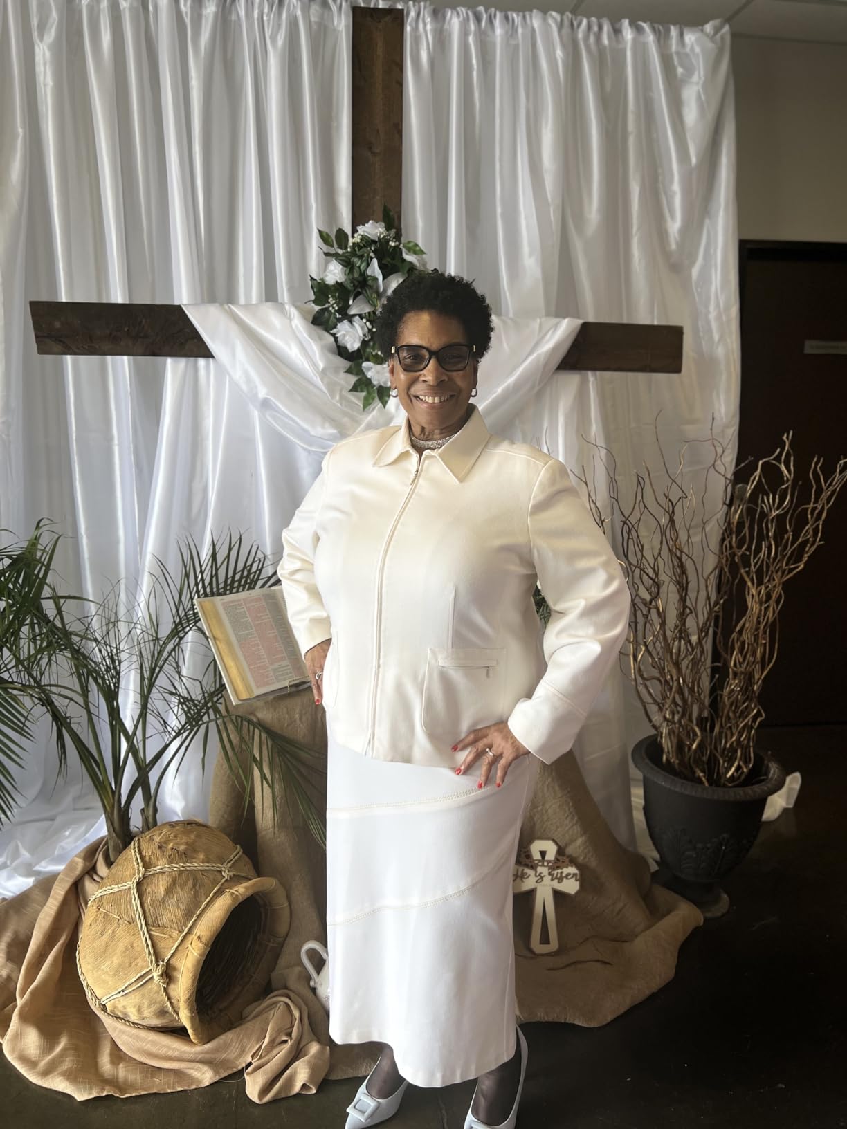 Bonnlo Classic Lectern Podium Stand, Height Adjustable Mobile Podium, Multi-Purpose Tabletop for Speech, Lecture, Church, Reading or Laptop Desk with Edge Stopper, Black customer photo 1
