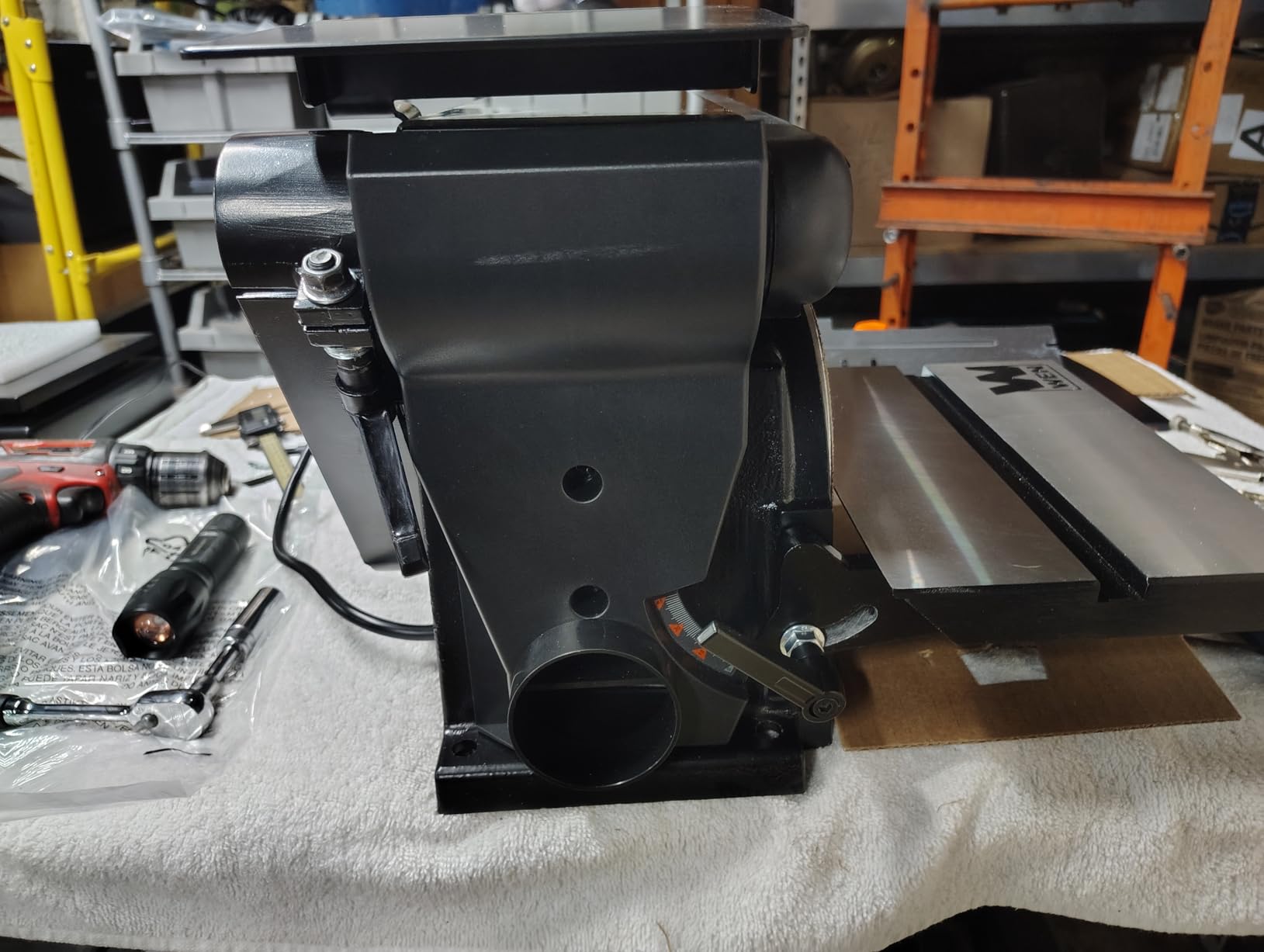 WEN Benchtop Belt and Disc Sander with 4 x 36 in. Belt, 6 in. Disc and Cast Iron Base (6502T) customer photo 1