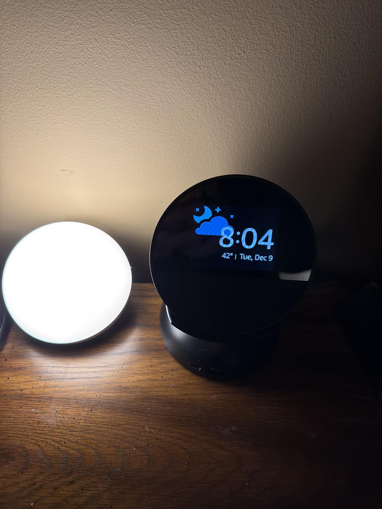 Amazon Echo Glow (newest model), Night light for kids, Works with Alexa customer photo 1