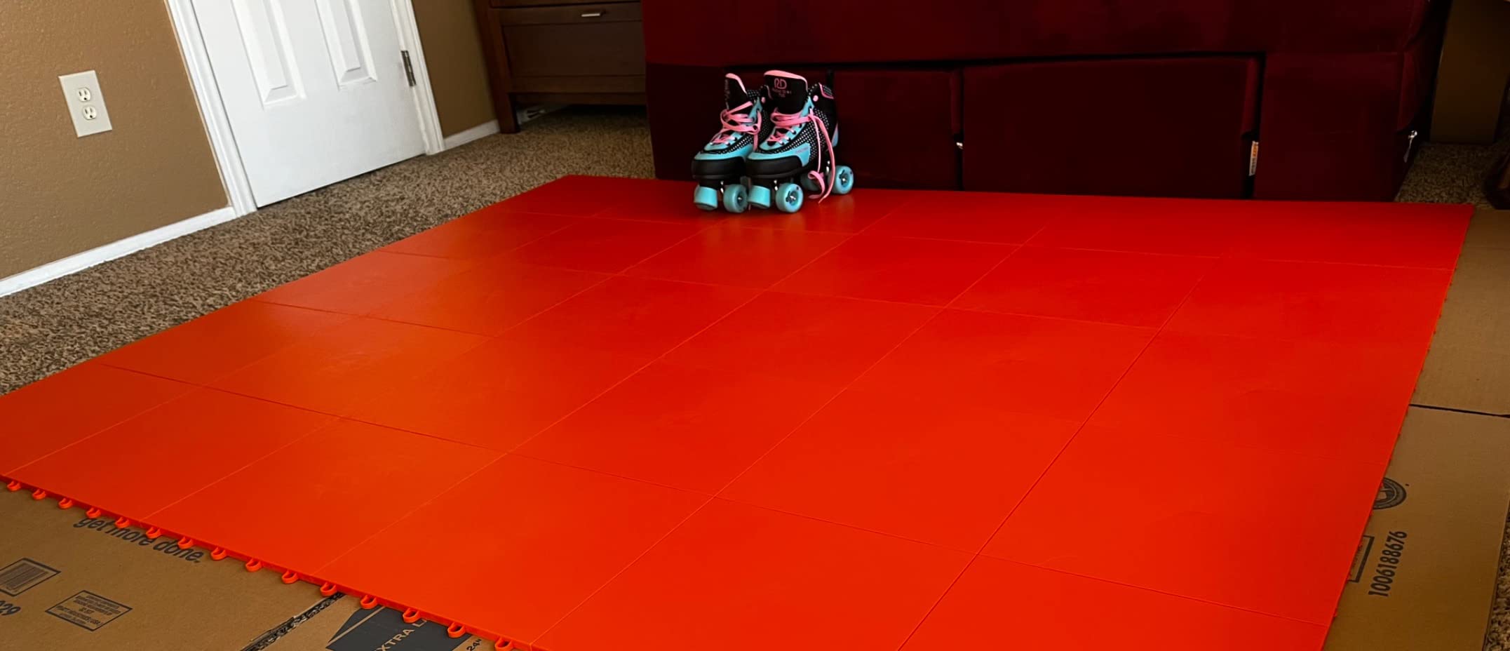 15 Green Tiles - High Durability Colored Flooring Tiles - Interlocking Versatile Training Surface - Roller Skate Derby Indoor&Outdoor, Dance Floor Tiles, Basketball Tiles, Sports Floor customer photo 1