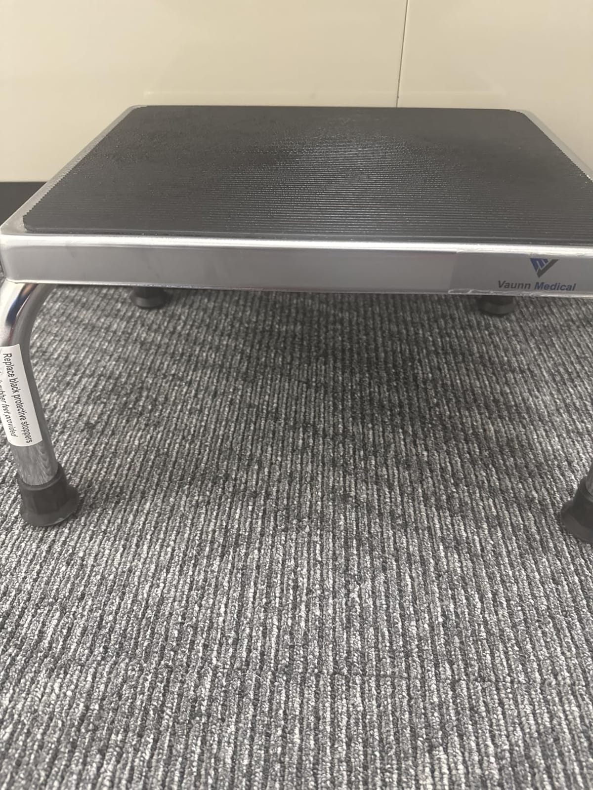 Vaunn Medical Foot Step Stool 350lbs Heavy-Duty Welded Steel Legs, Fully Welded Single Construction Frame, Anti-Skid Rubber Platform customer photo 2