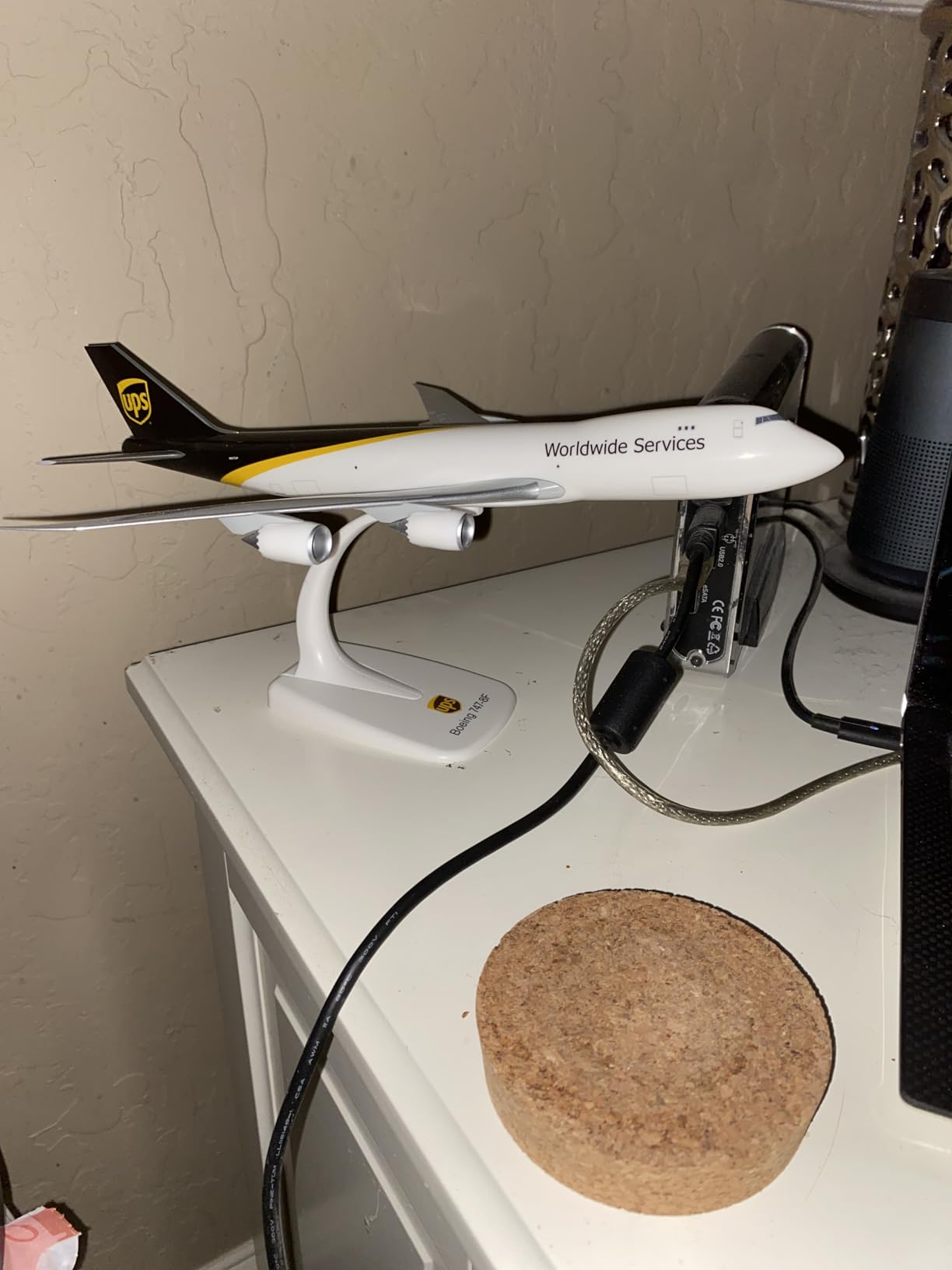 SnapFit Airplane Model UPS Boeing 747-8F, scale 1:250, detailed plastic aircraft with display stand customer photo 1