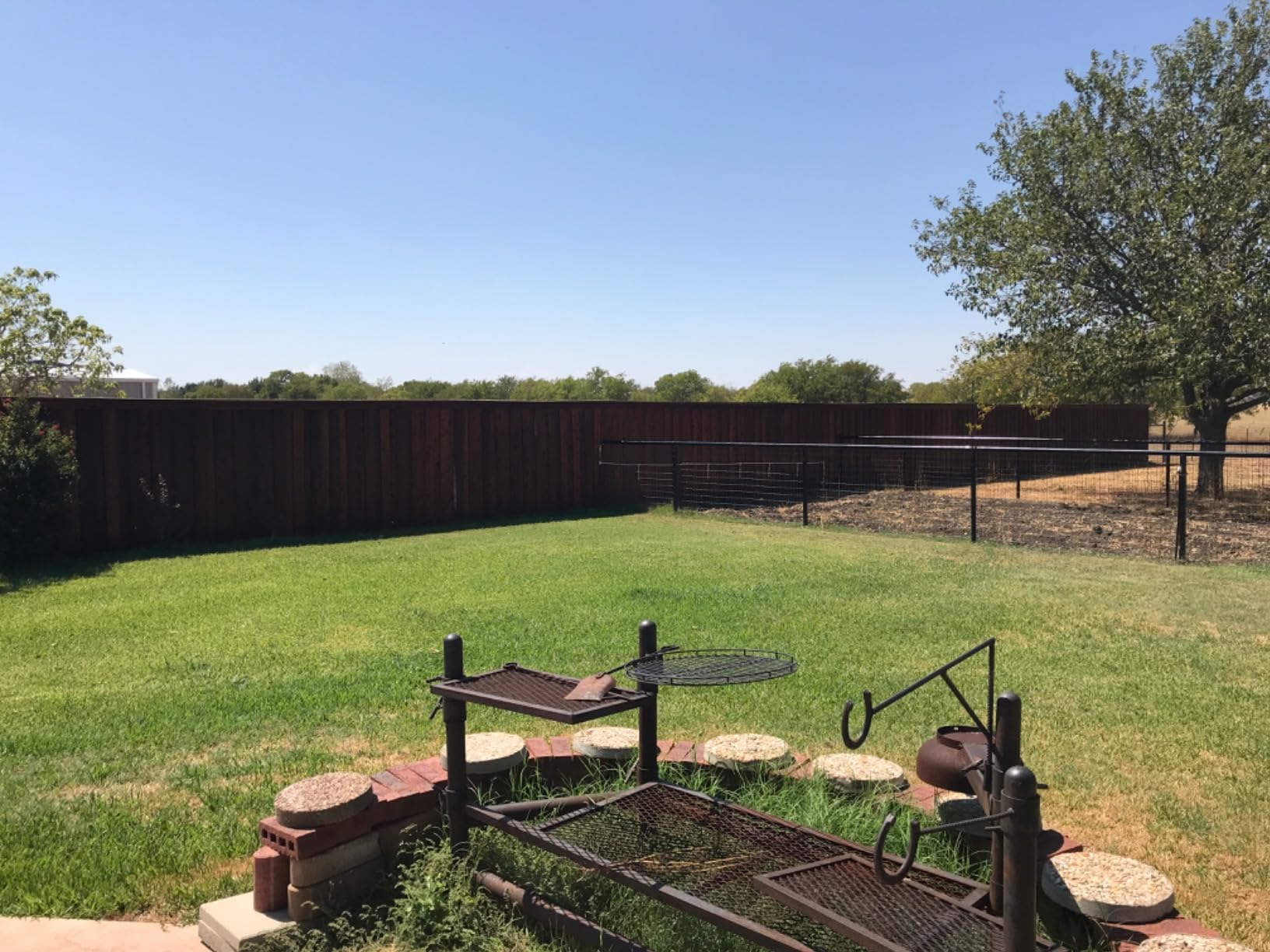 Scotts 2 Gallon Lithium-Ion Battery Powered Sprayer with Pump Zero Technology, Rechargeable Lawn & Garden Tank Sprayer, Model 190567 customer photo 1