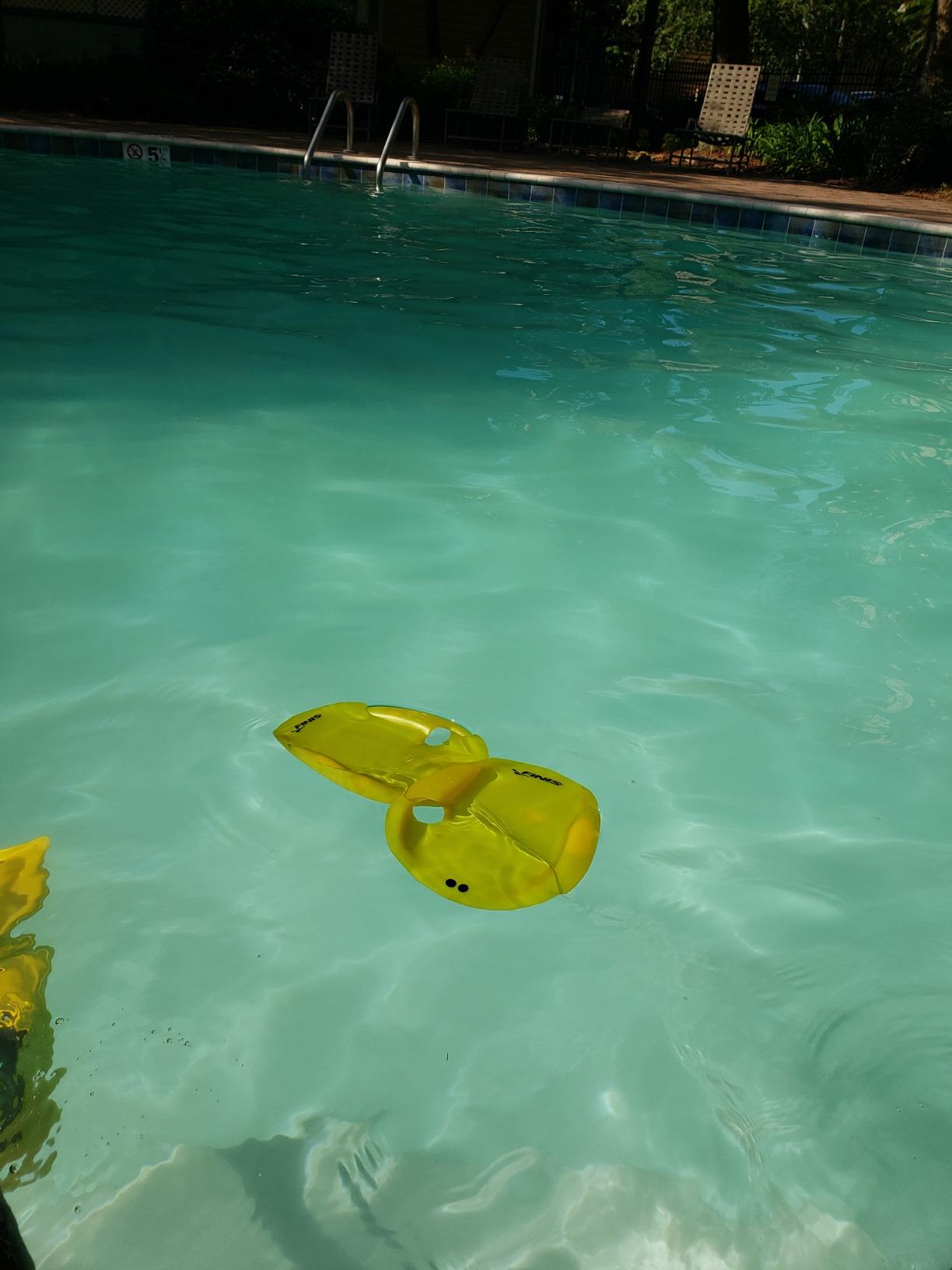 FINIS Agility Floating Swim Paddles - Strapless Design for Stroke Technique customer photo 1