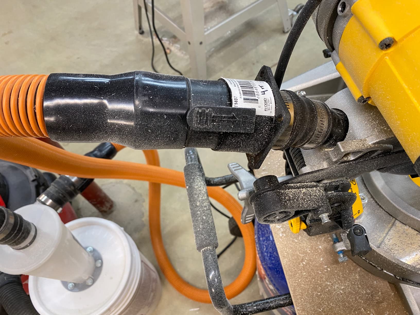 DEWALT Miter Saw, Double-Bevel, Compound, 12-Inch, 15-Amp (DWS716) customer photo 1