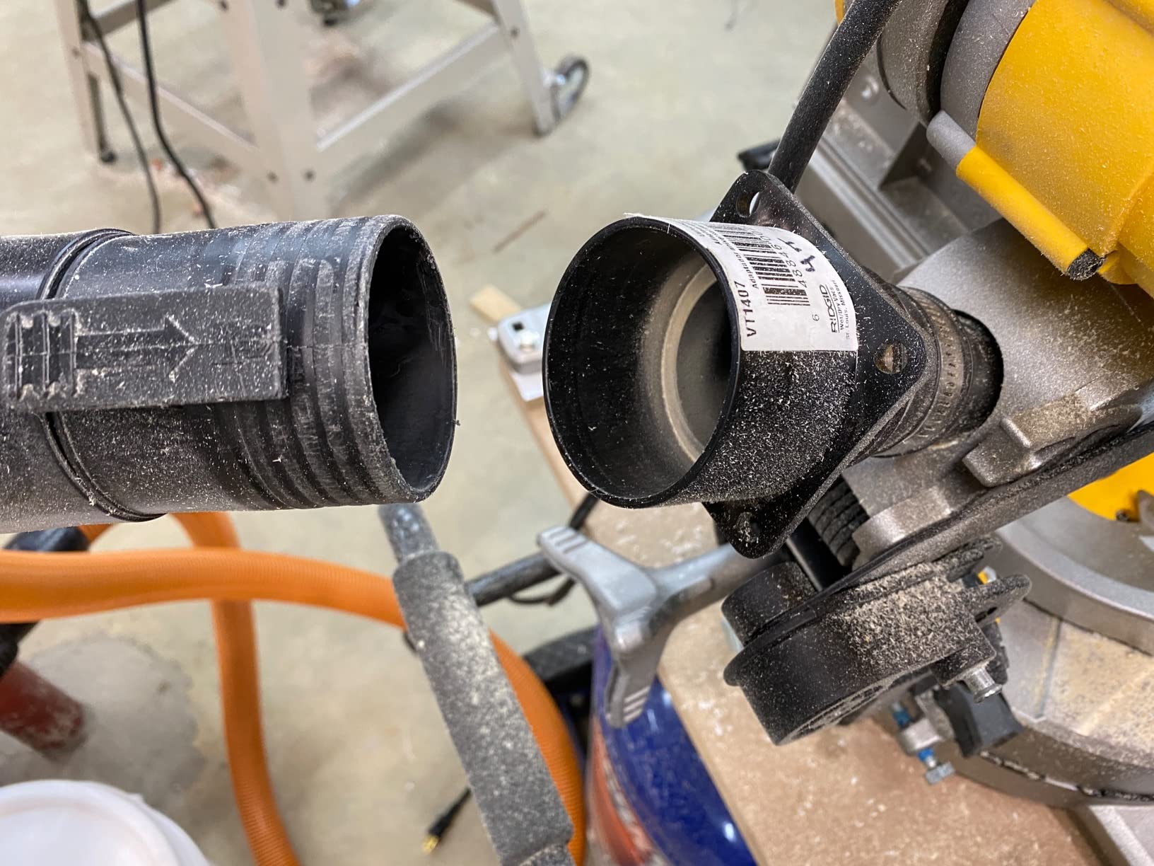 DEWALT Miter Saw, Double-Bevel, Compound, 12-Inch, 15-Amp (DWS716) customer photo 2