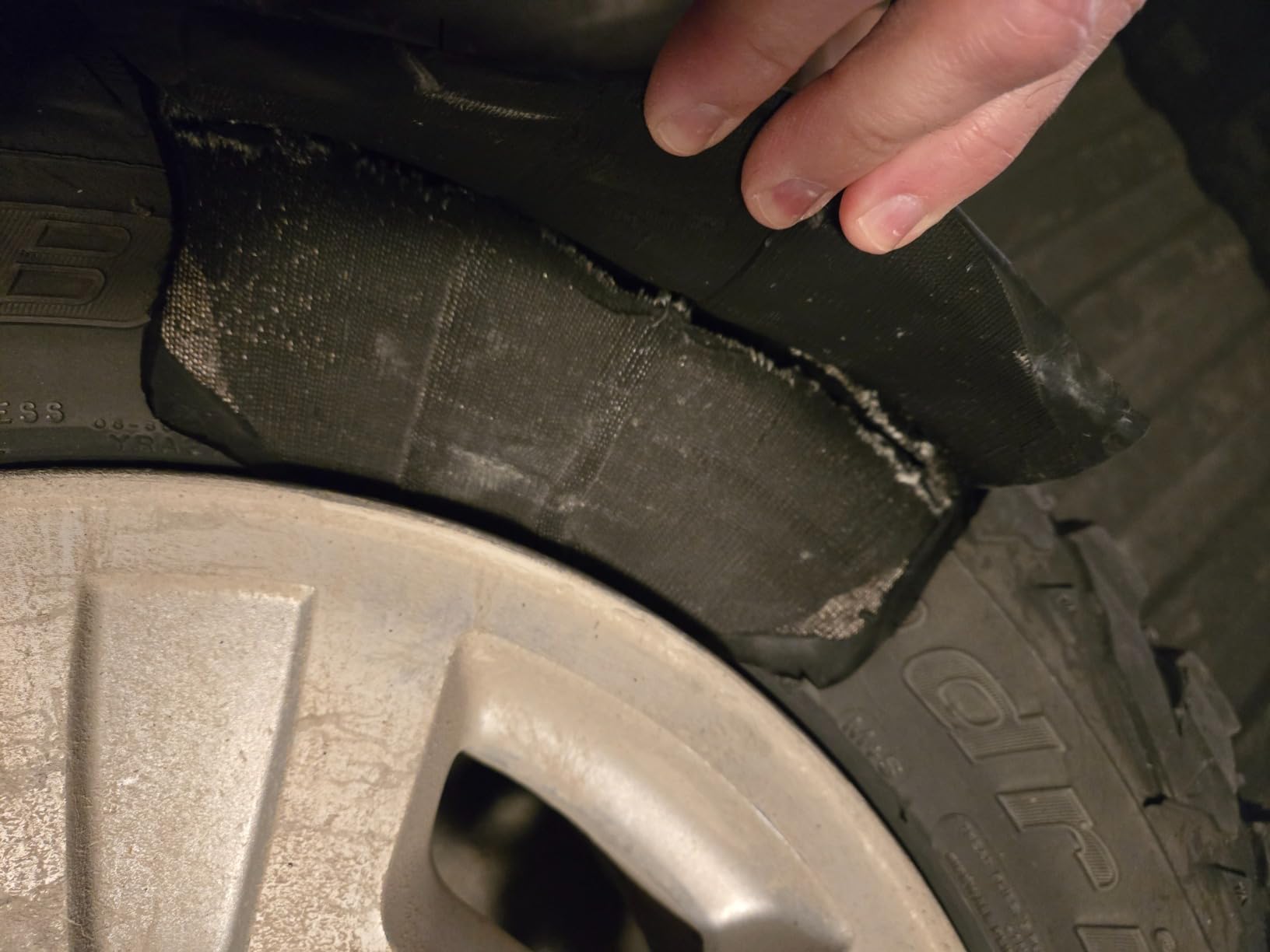 BFGoodrich Mud Terrain T/A KM3 Radial Car Tire for Light Trucks, SUVs, and Crossovers, LT265/70R17/E 121/118Q customer photo 1