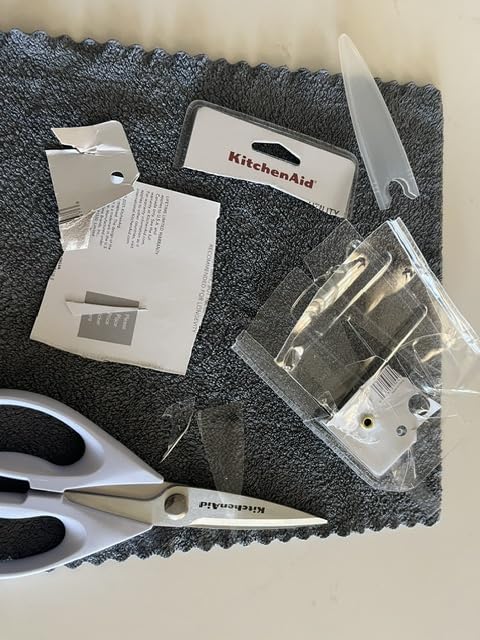 KitchenAid All Purpose Kitchen Shears with Protective Sheath Durable Stainless Steel Scissors, Dishwasher Safe, Soft Grip Comfort Handle, 8.72 Inch, Black customer photo 1