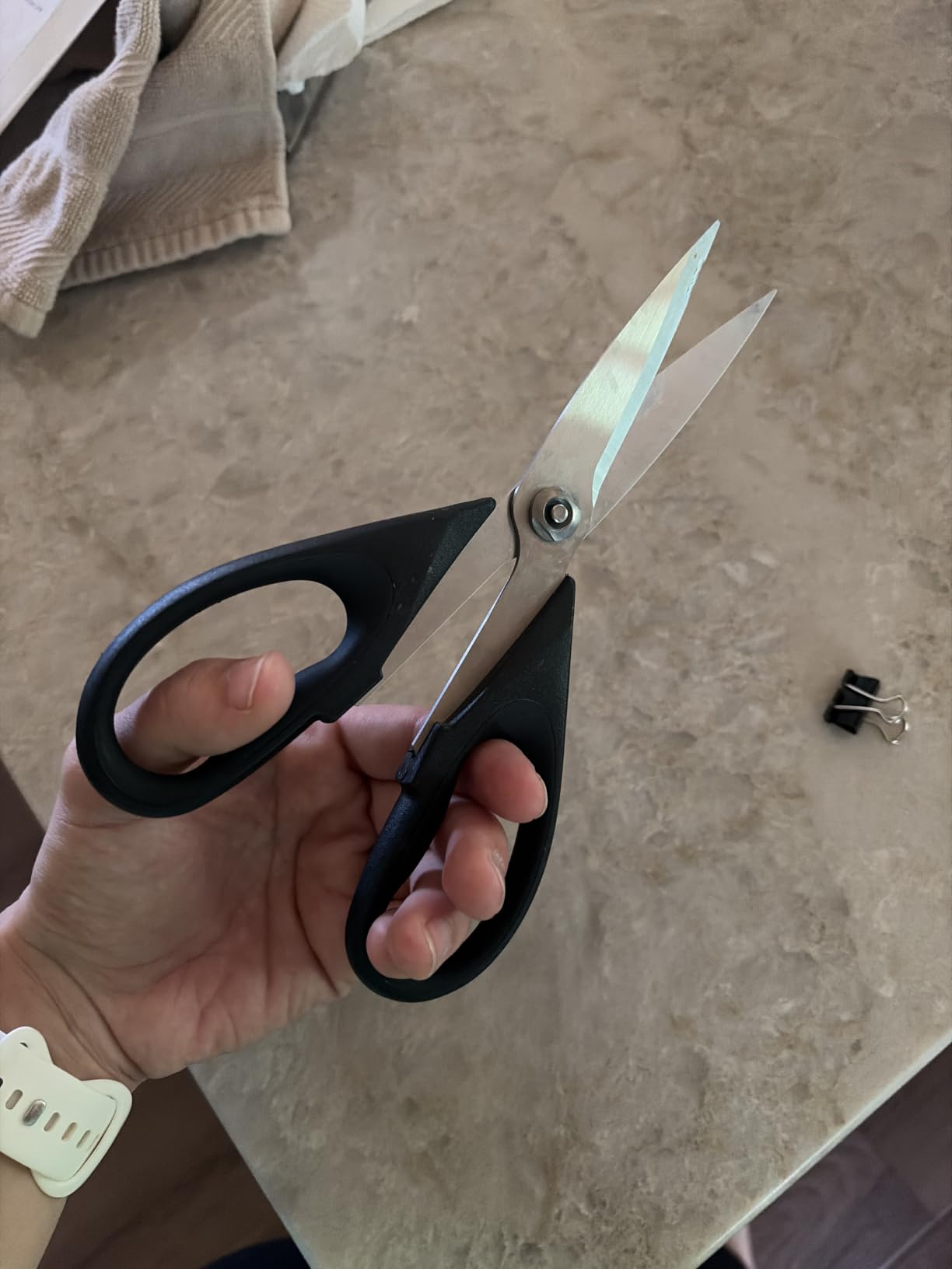 KitchenAid All Purpose Kitchen Shears with Protective Sheath Durable Stainless Steel Scissors, Dishwasher Safe, Soft Grip Comfort Handle, 8.72 Inch, Black customer photo 2