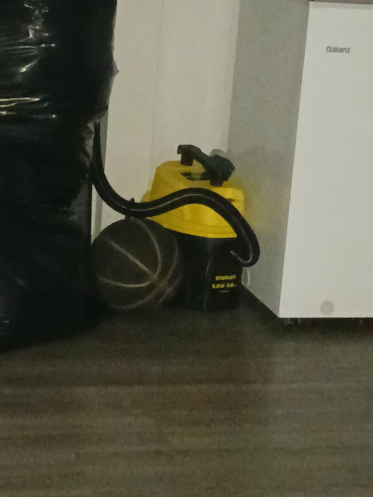 STANLEY 3 Gallon Wet Dry Vacuum, 3 Peak HP Poly 2 in 1 Shop Vac with Powerful Suction, Portable Shop Vacuum Car Vacuum customer photo 1