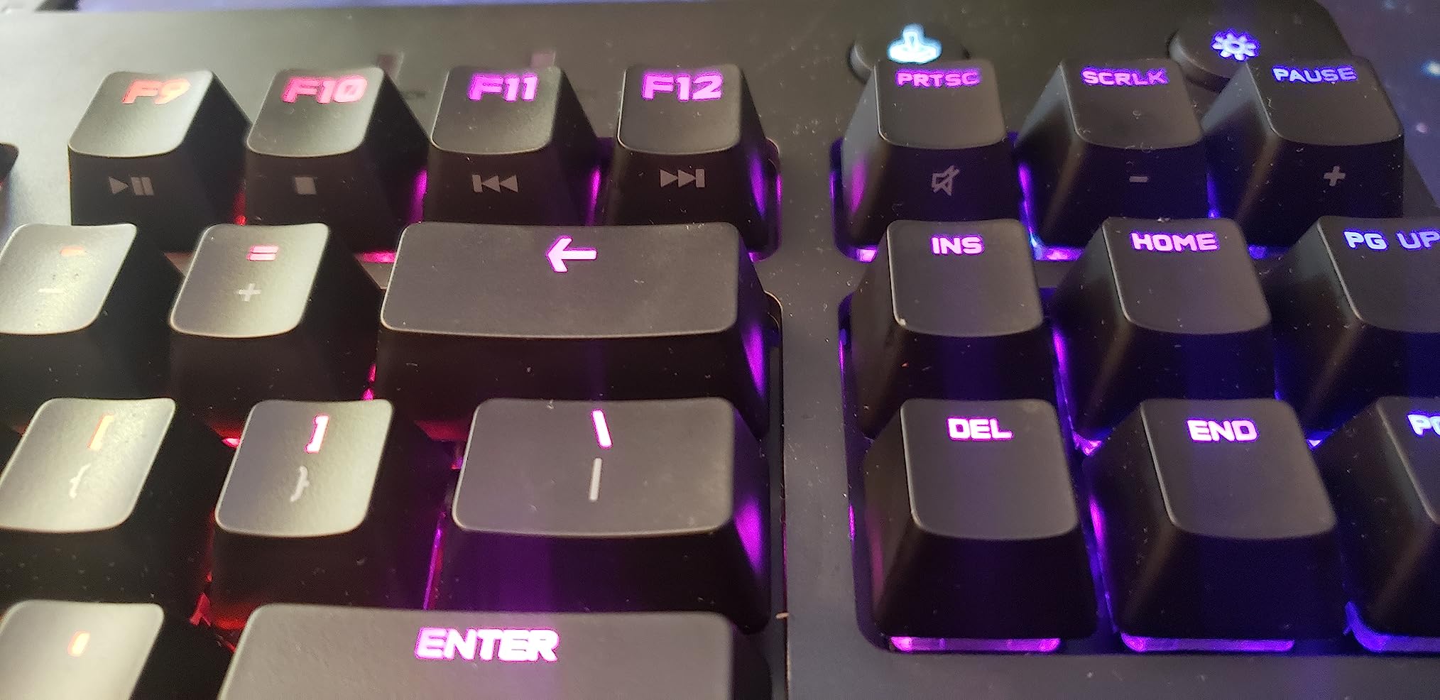 Logitech G PRO Mechanical TKL Tenkeyless Gaming Keyboard (Clicky) - Black customer photo 1