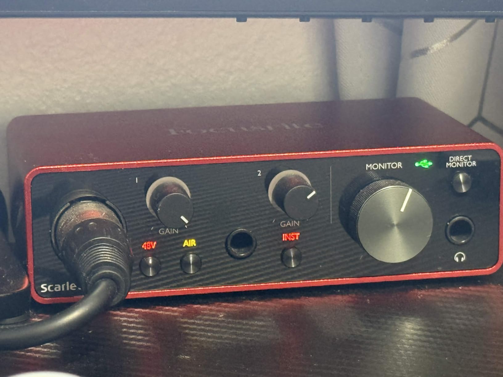 Focusrite Scarlett Solo 3rd Gen USB Audio Interface for Guitarists, Vocalists, Podcasters or Producers to record and playback studio quality sound customer photo 1