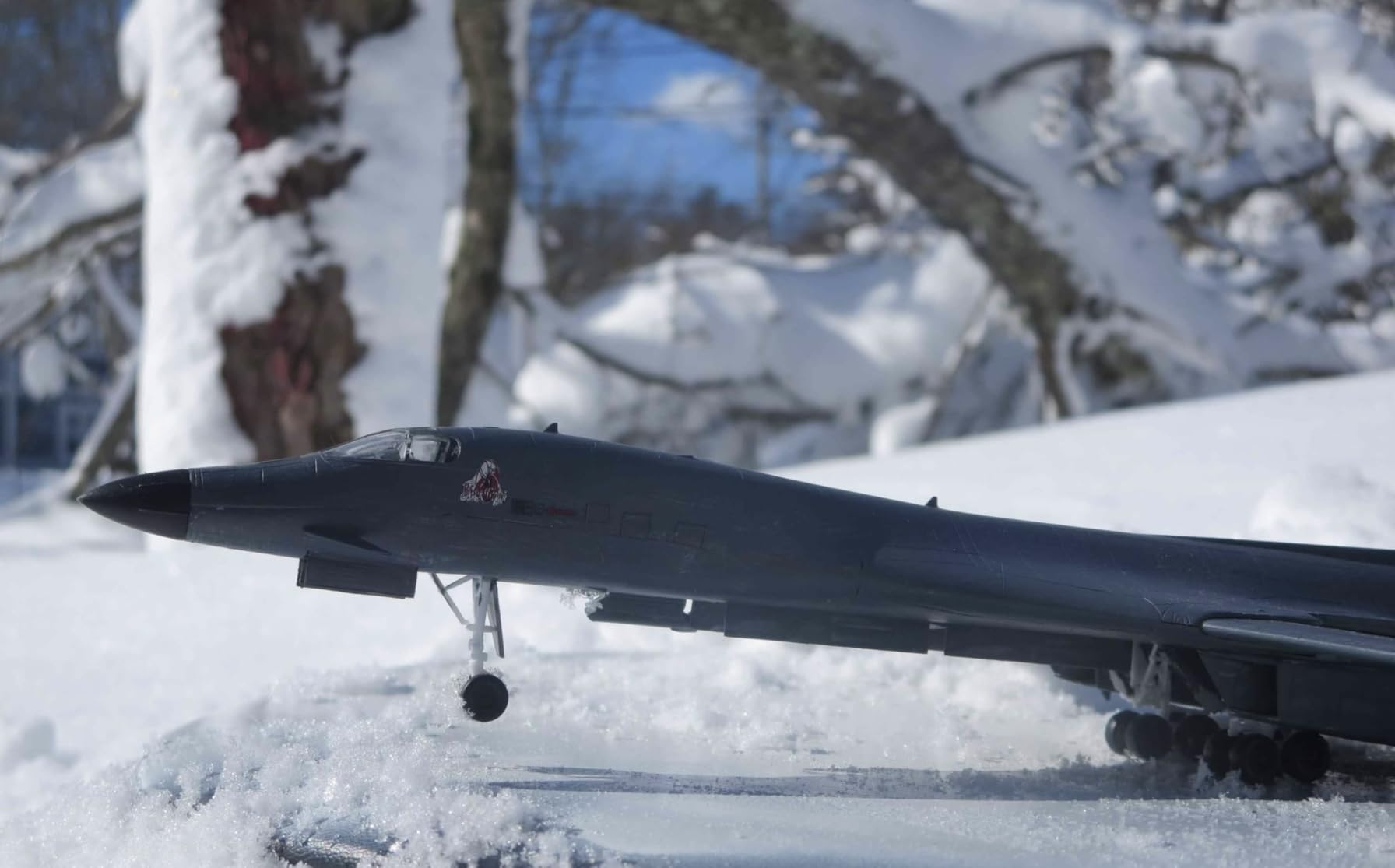 Academy 12620 1:144 USAF B-1B 34th BS Thunderbirds Plastic Model Airplane Kit customer photo 1