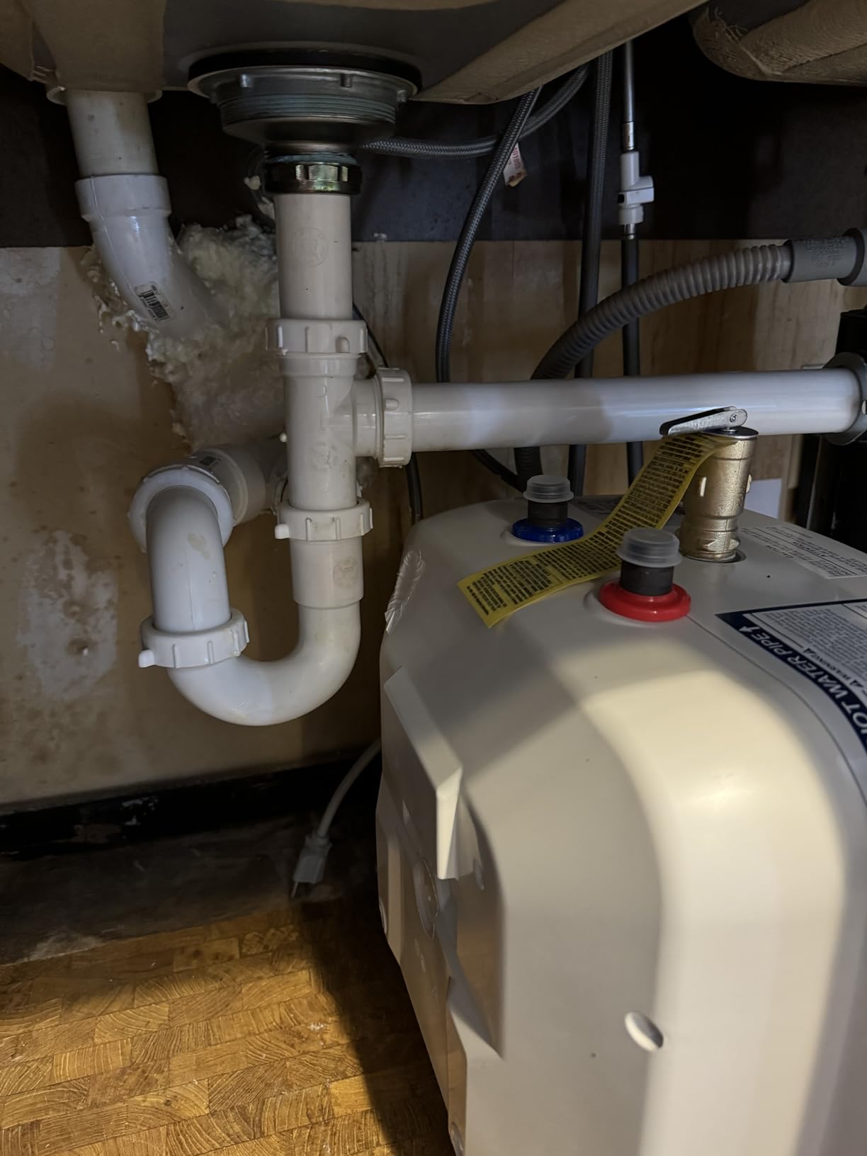 Ariston Andris Mini Tank Electric Water Heater - 2.5 Gallon Capacity, 120-Volt, Under Sink, RV, Compact Spaces customer photo 1