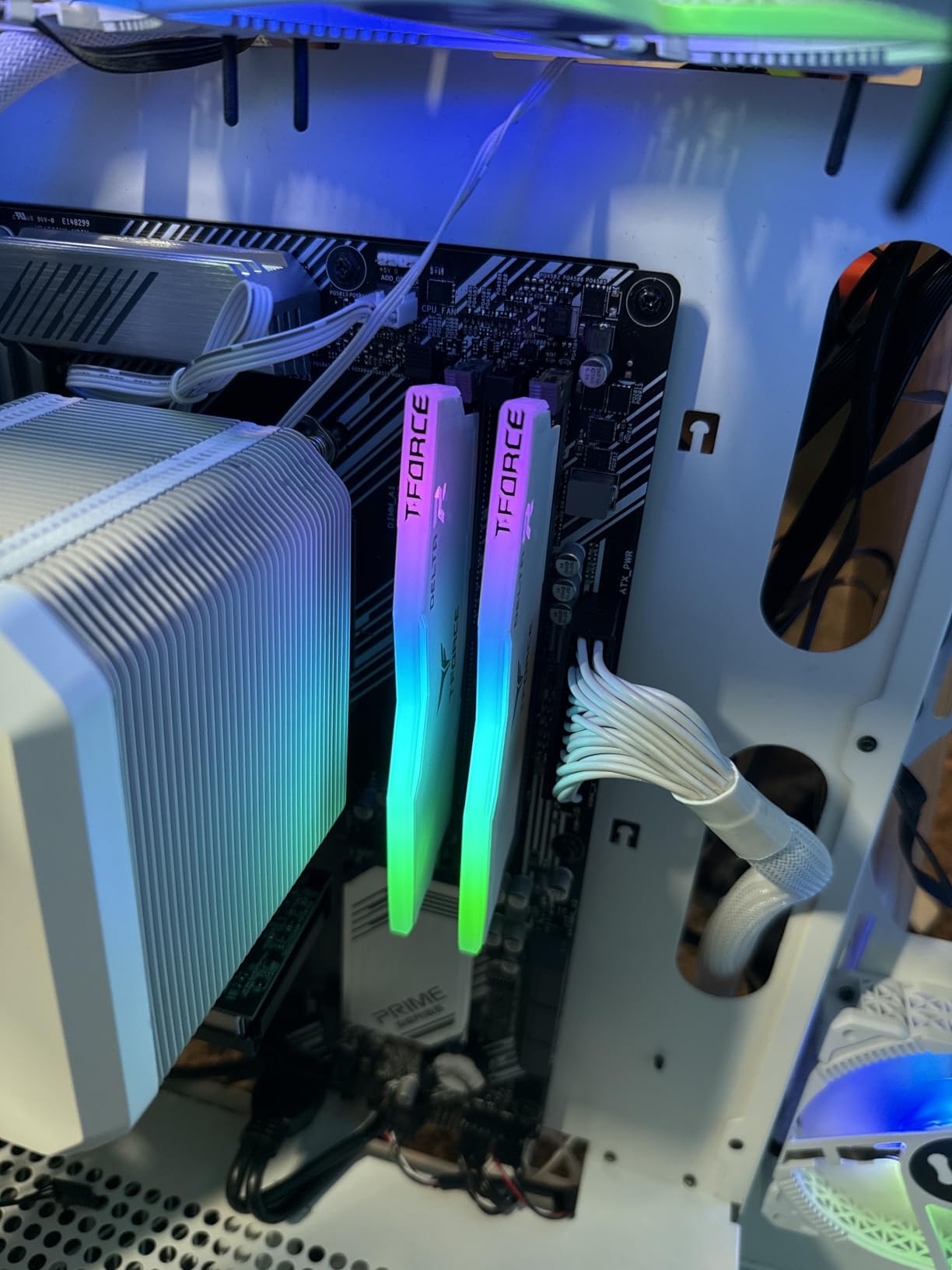 TEAMGROUP T-Force Delta RGB DDR4 16GB (2x8GB) 3200MHz (PC4-25600) CL16 Desktop Memory Module ram Black - TF3D416G3200HC16CDC01 customer photo 2