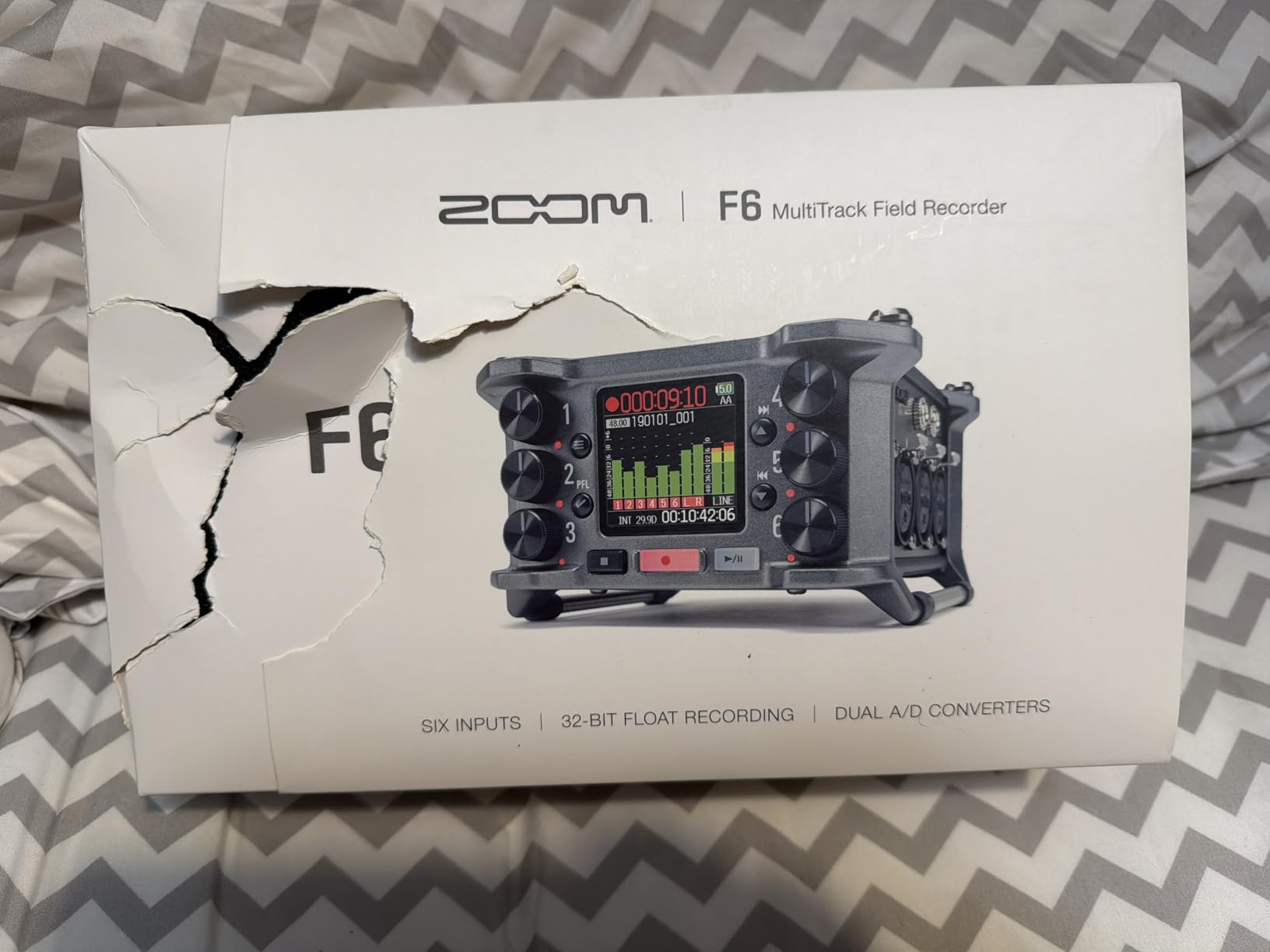 Zoom F6 Professional Field Recorder/Mixer for Filmmakers & Musicians with 6 XLR Inputs, Pro Quality Preamps, 32-Bit Float, Timecode, Battery Power, with Wireless Control customer photo 1