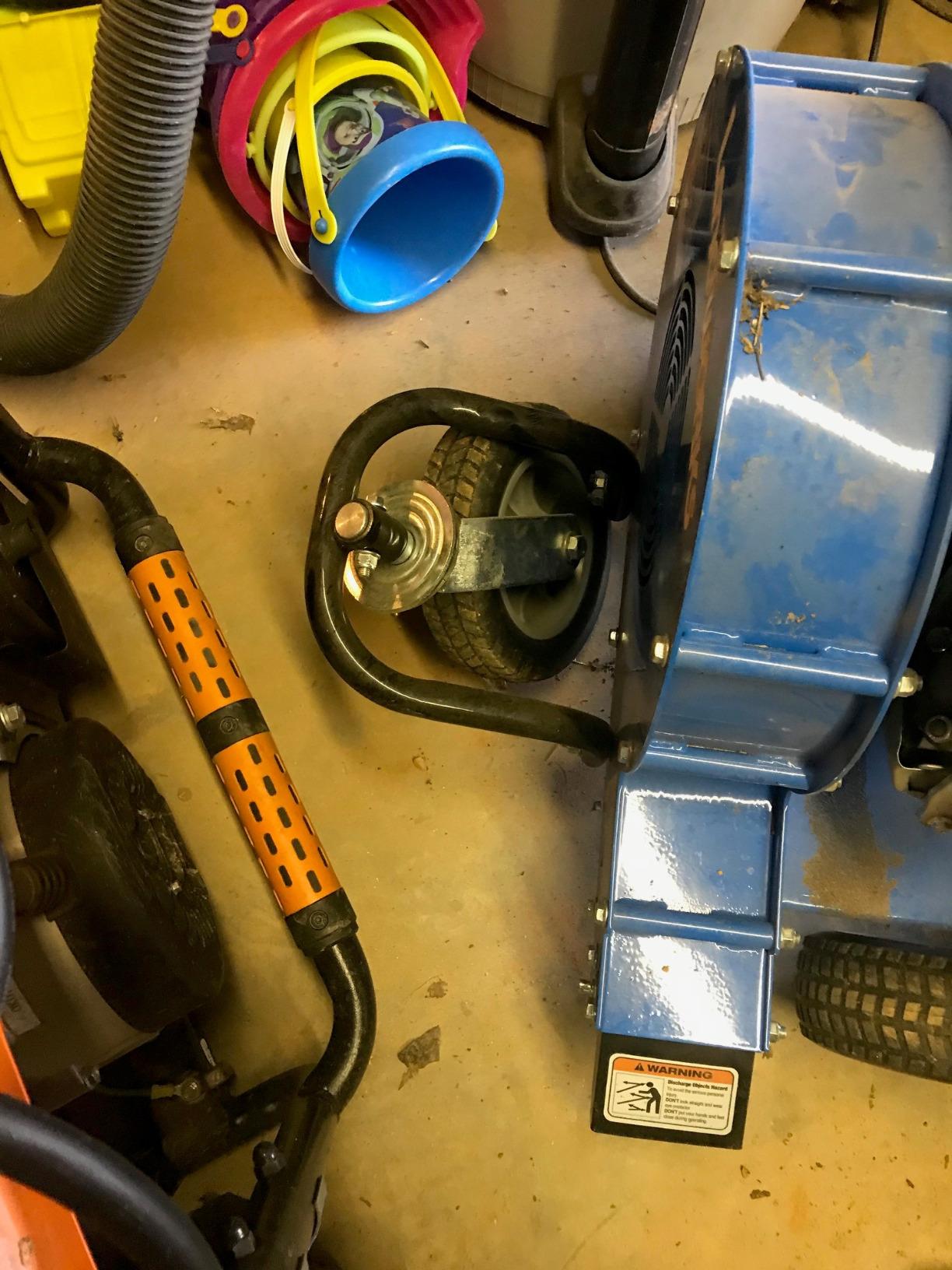 Landworks Leaf Blower Wheeled Walk Behind Jet Sweep Manual-Propelled Powerful 7HP 4 Stroke OHV Motor Output Wind Force of 150 MPH / 1270 CFM customer photo 2