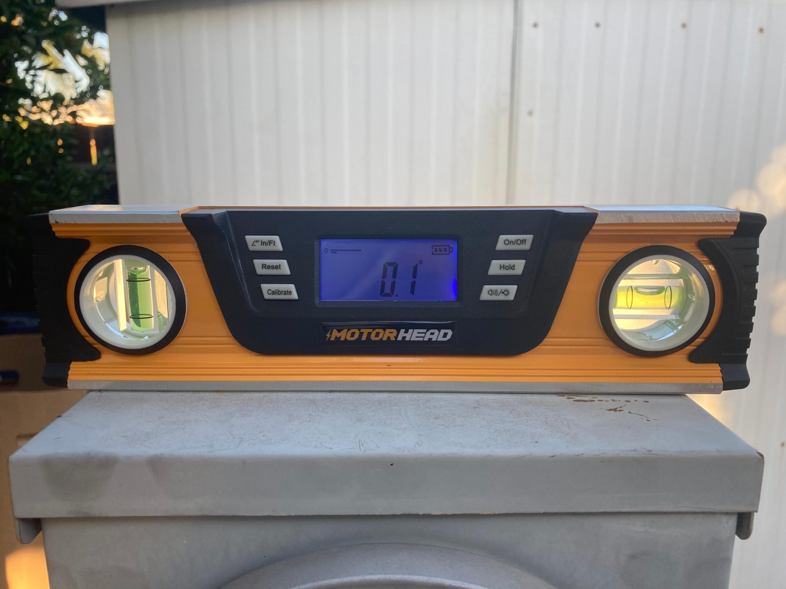 MOTORHEAD 48-Inch 0-360 SMART DIGITAL Level, LCD Screen, Audible Alerts, Water, Dust & Shock Resistant, Magnetic Bottom, Includes Bag, High-Visibility, Solid-Milled Aluminum customer photo 2