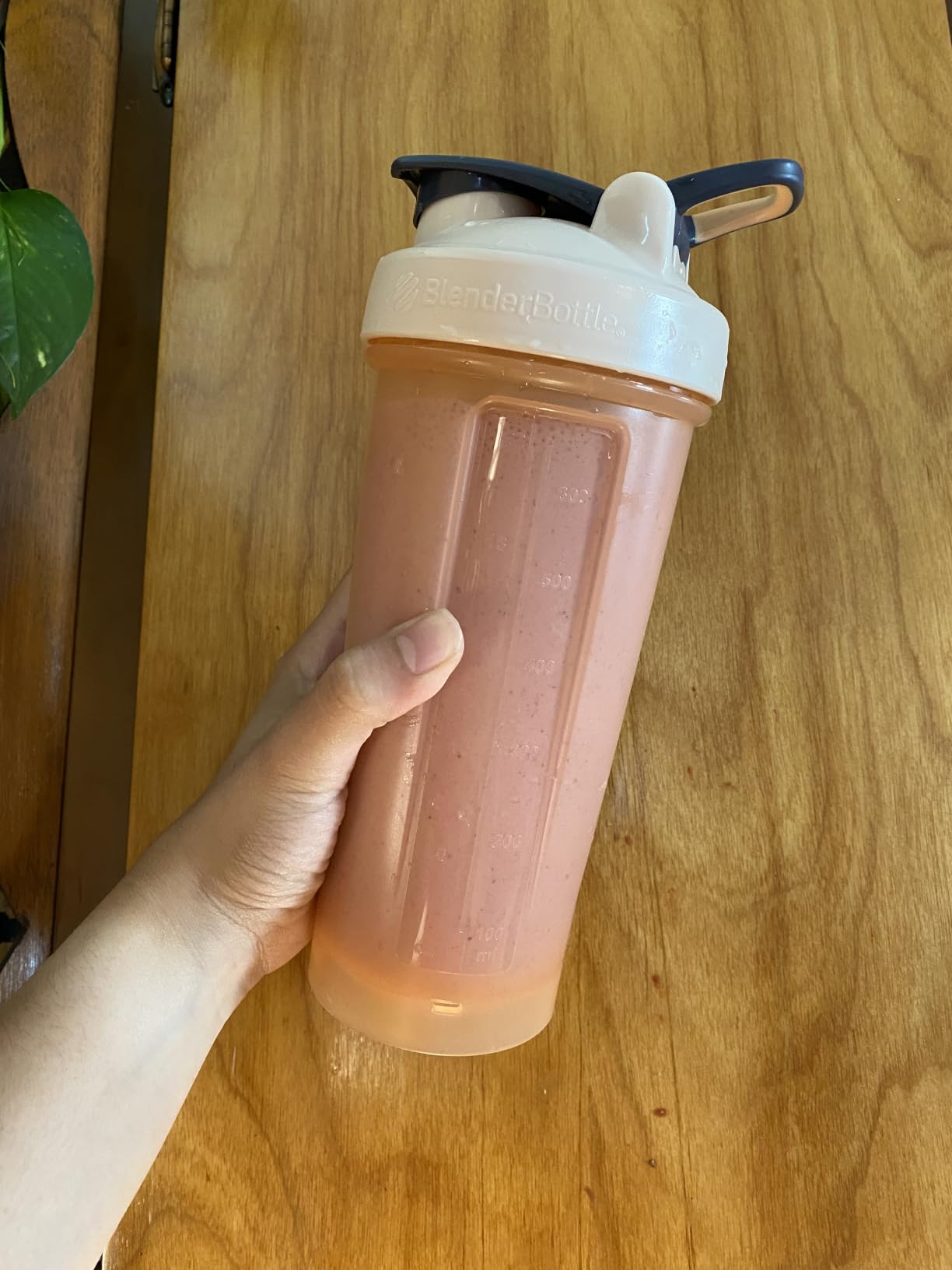 BlenderBottle Classic V2 Plastic Shaker Bottle 28 oz Clear/Black customer photo 2