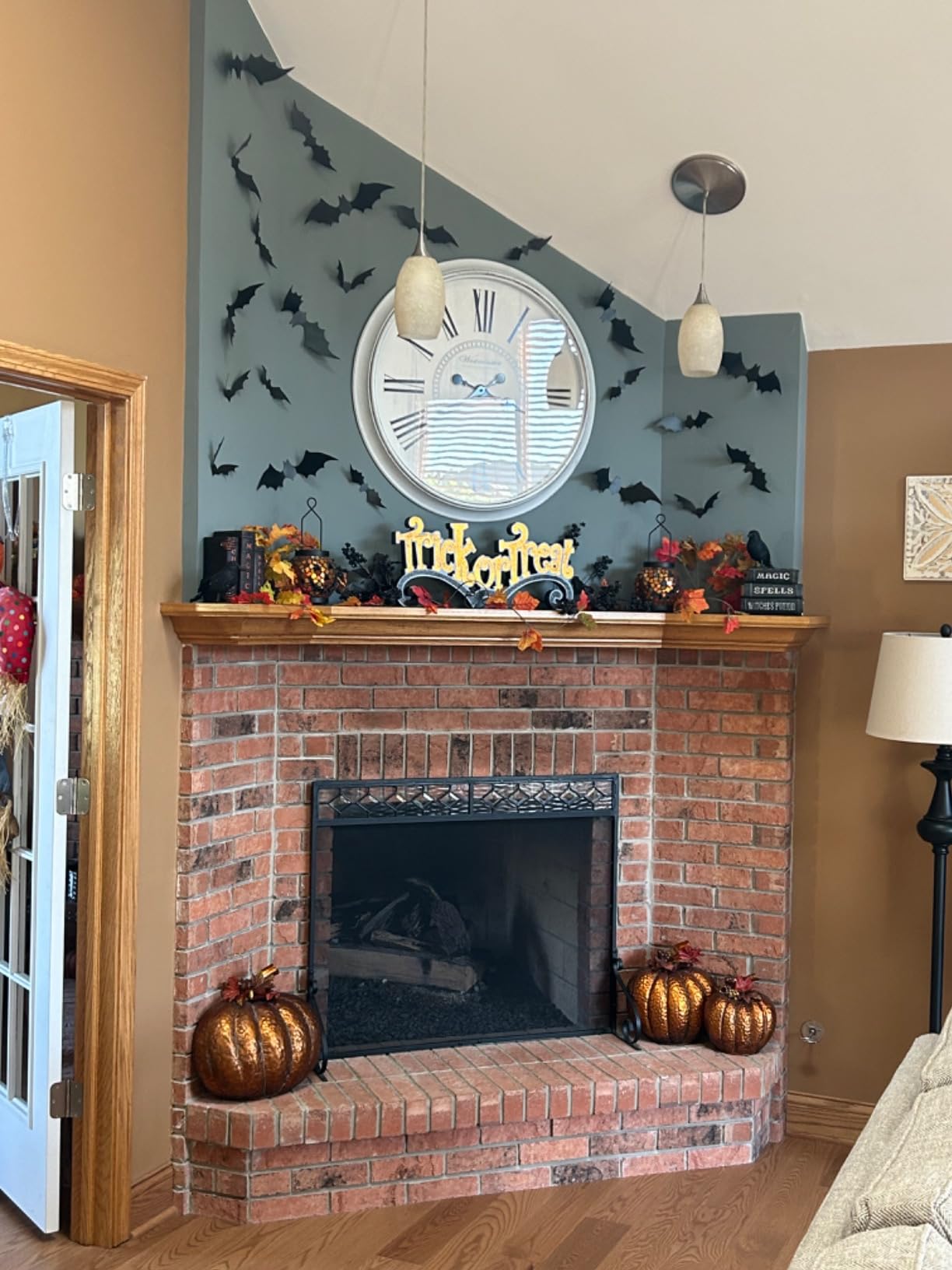 Coogam 60PCS Halloween Bats Decoration, 4 Different Sizes Realistic PVC Black 3D Scary Bat Sticker for Home Decor DIY Wall Decal Bathroom Indoor Hallowmas Party Supplies customer photo 1