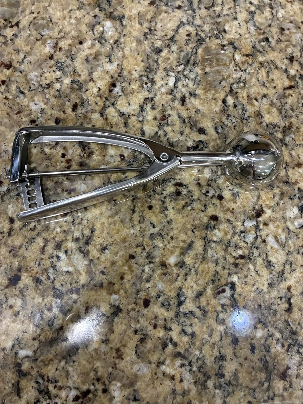 Saebye Medium Cookie Scoop, 2 Tbsp / 30ml / 1 oz, Size #40 Cookie Dough Scoop, Cookie Scoops for Baking, 1 25/32 inches / 4.5 CM Ball, 18/8 Stainless Steel, Secondary Polishing customer photo 1