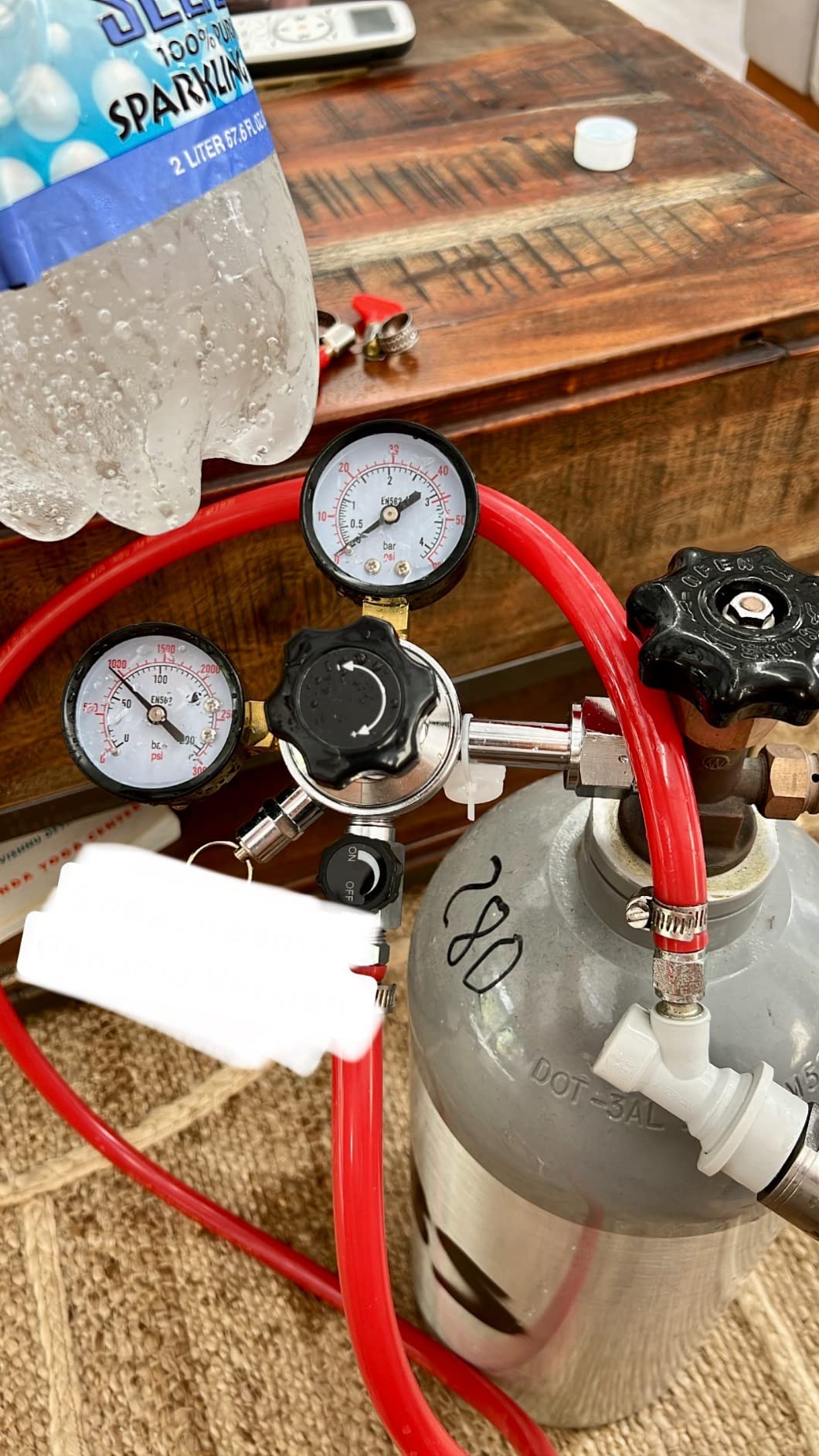 FERRODAY Dual Gauge Co2 Regulator, 0-60PSI Beer Co2 Regulator for Kegerator | CGA-320 Kegerator Gas Regulator with 0-3000 PSI Tank Pressure, Dual-Stage Beer Keg Regulator with 2 Clamps & Gaskets Sealing customer photo 1