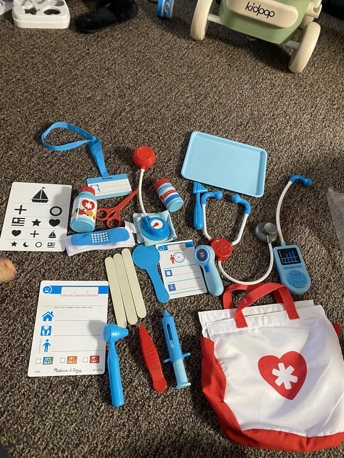 Melissa & Doug Get Well Doctor Kit, 25-Piece Toddler Doctor Play Set, Realistic Pretend Play Toys & Accessories, Preschool Toys for Girls & Boys Ages 3+ customer photo 1