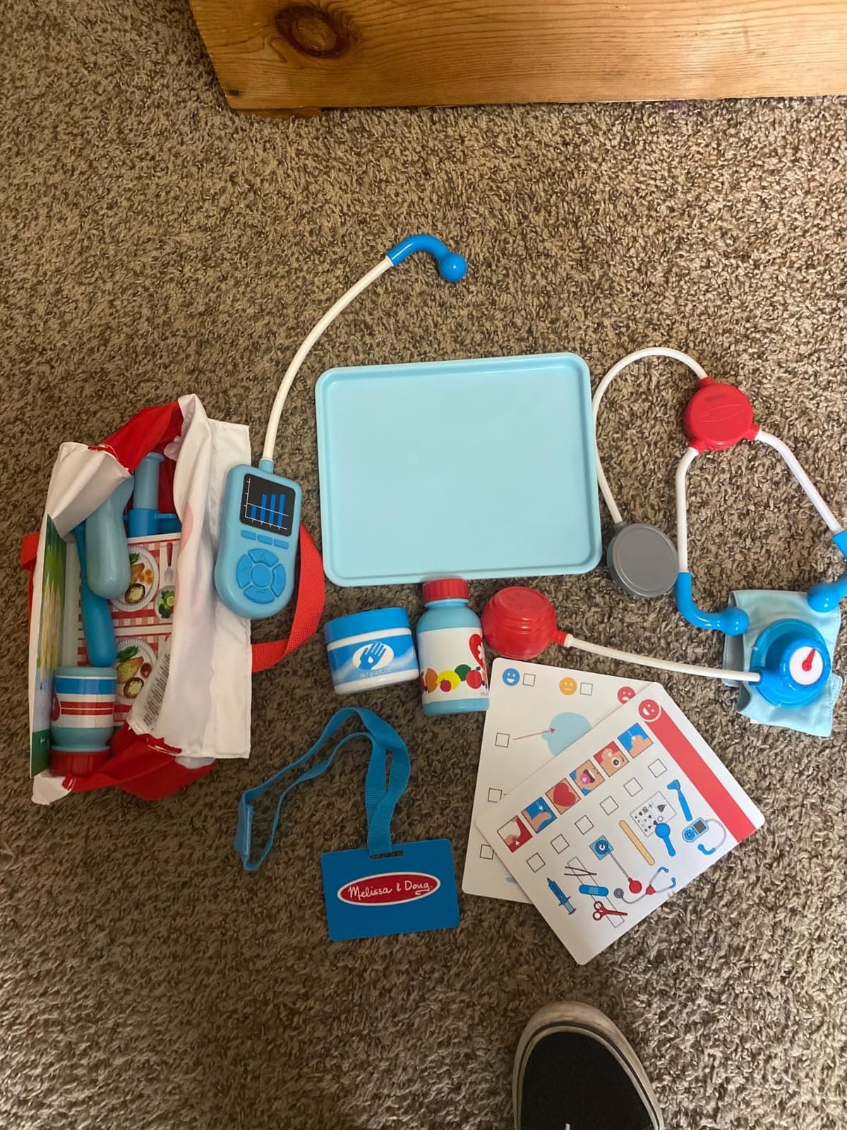 Melissa & Doug Get Well Doctor Kit, 25-Piece Toddler Doctor Play Set, Realistic Pretend Play Toys & Accessories, Preschool Toys for Girls & Boys Ages 3+ customer photo 2